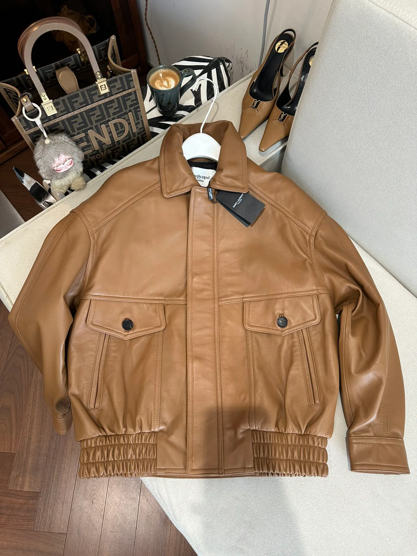 Кожаные Куртки И Дублёнки Женские Saint Laurent 1504921