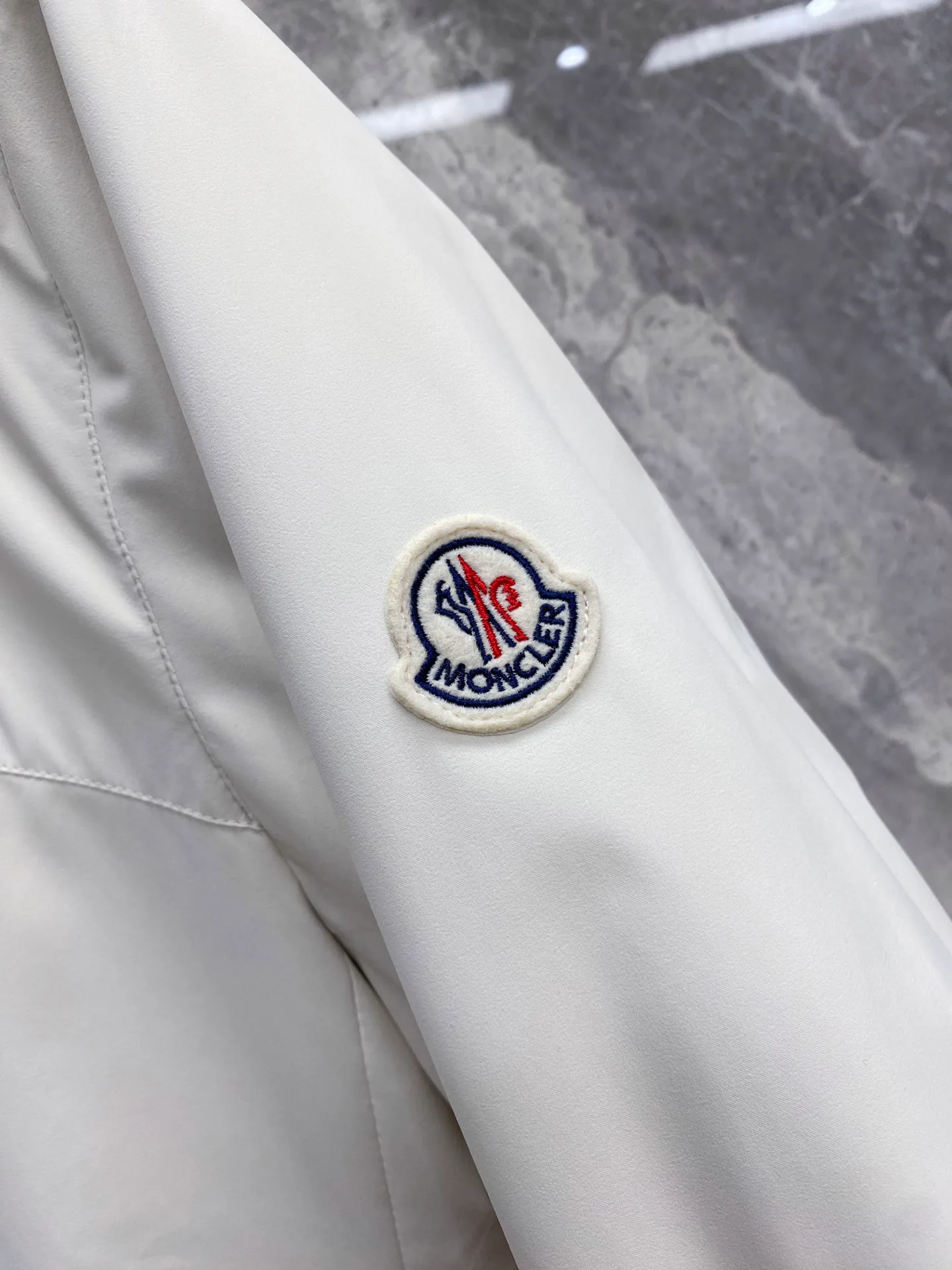 Куртки И Пуховики Женские Moncler 18178786