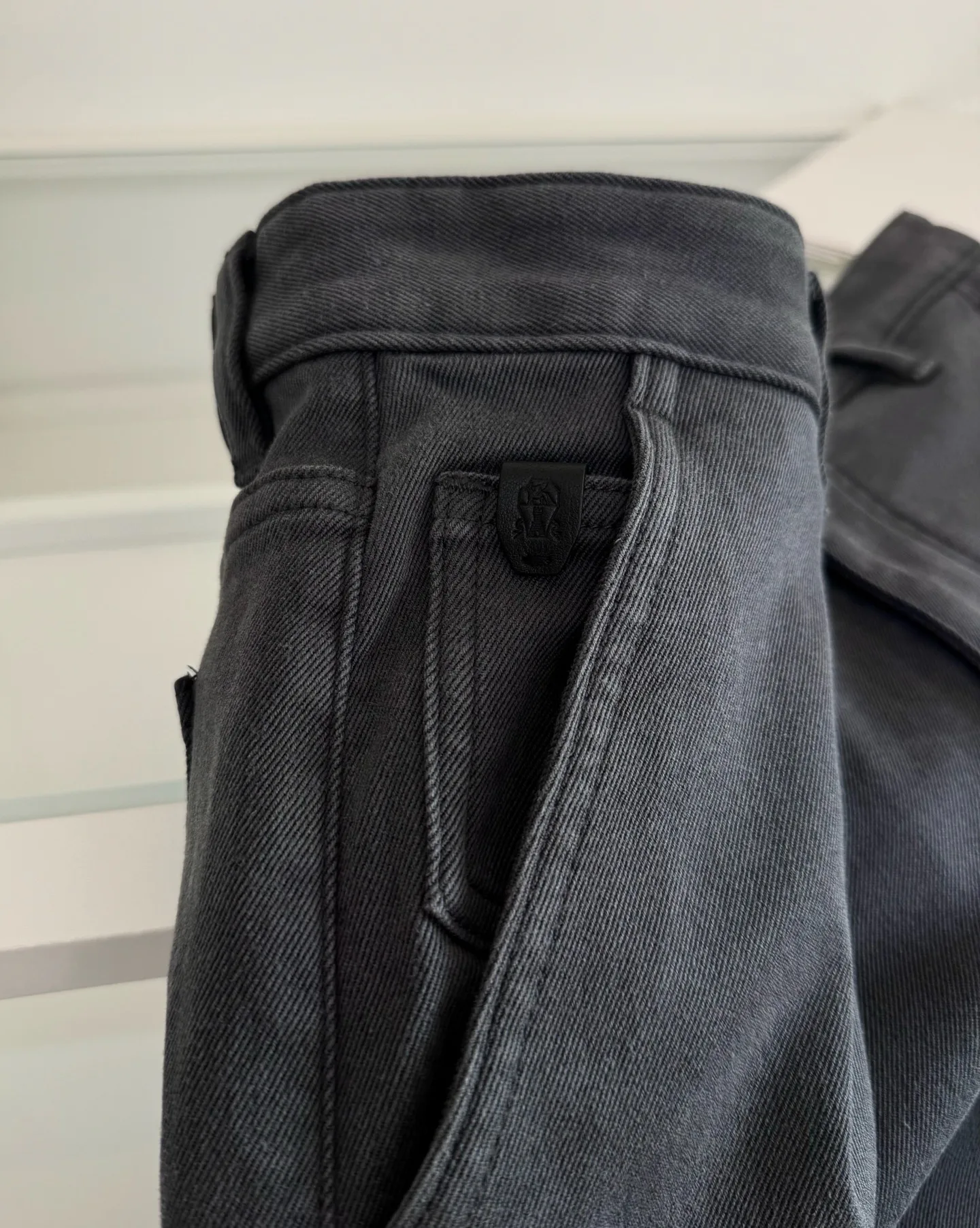 Джинсы Мужские Brunello Cucinelli 18244480