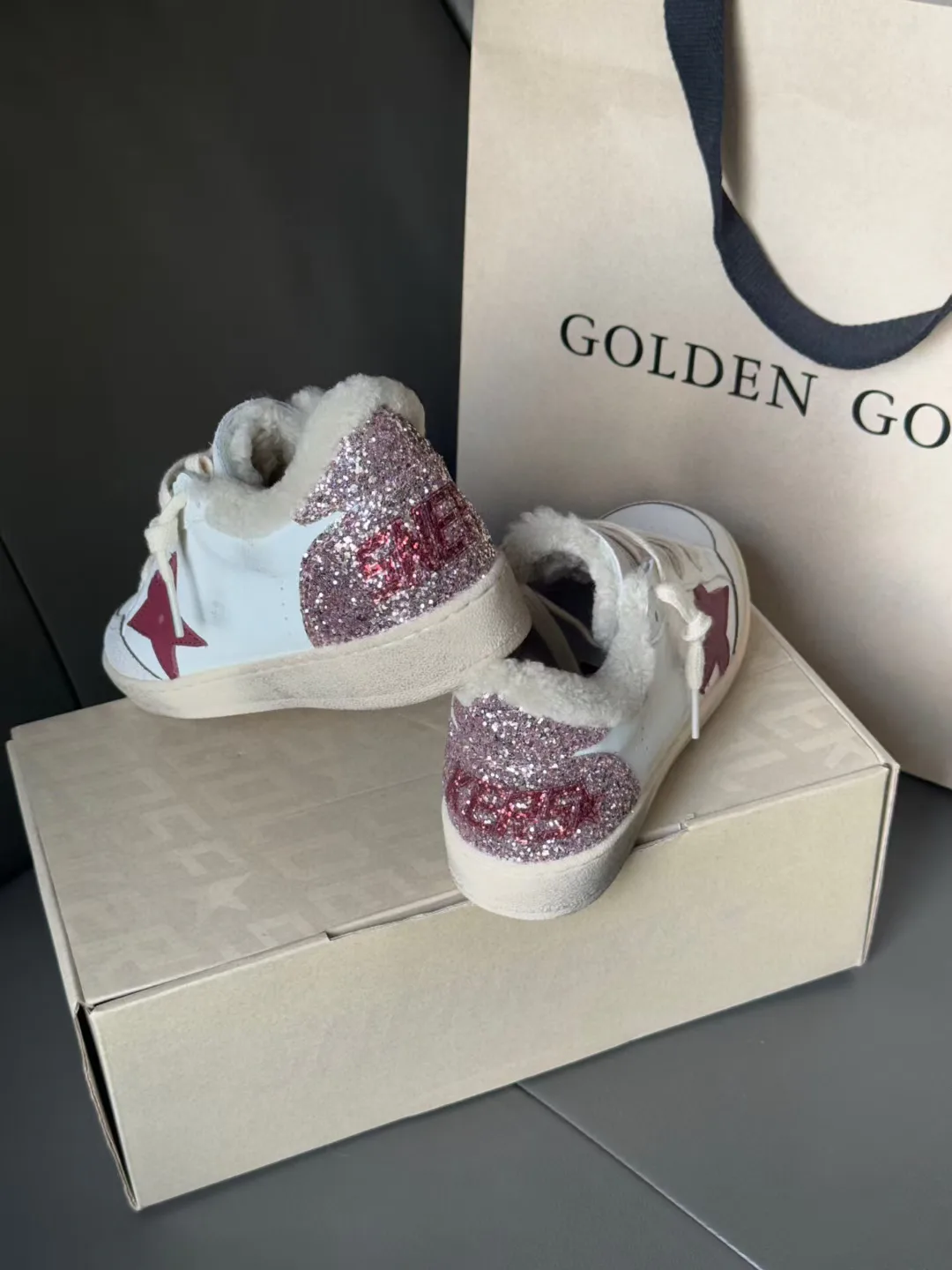 Кроссовки Женские Golden Goose 19501075