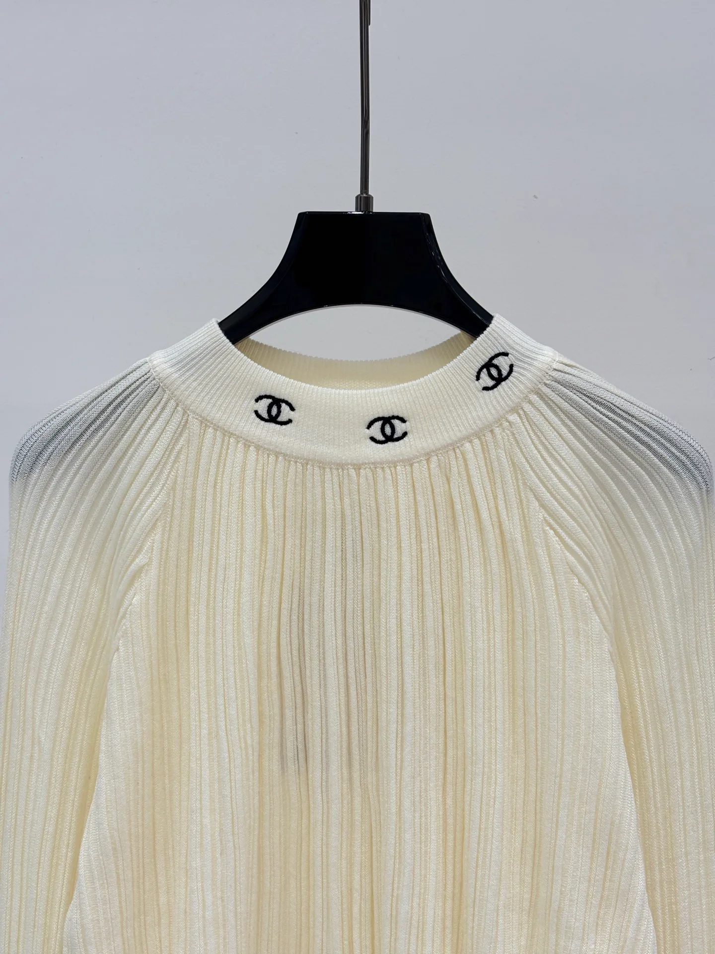 Джемперы И Свитеры Женские Chanel 18727243