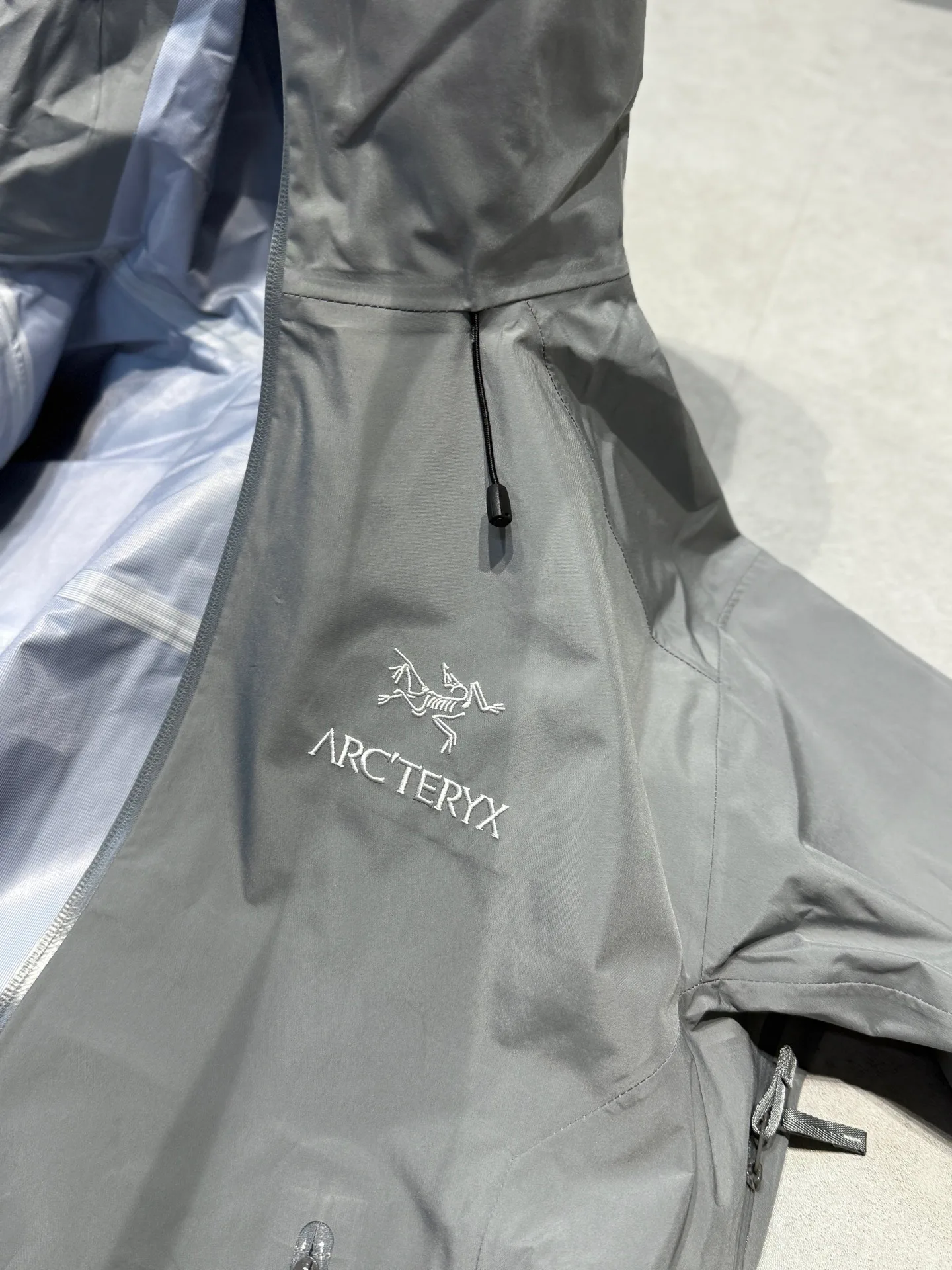 Куртки И Пуховики Женские Arcteryx 18694593