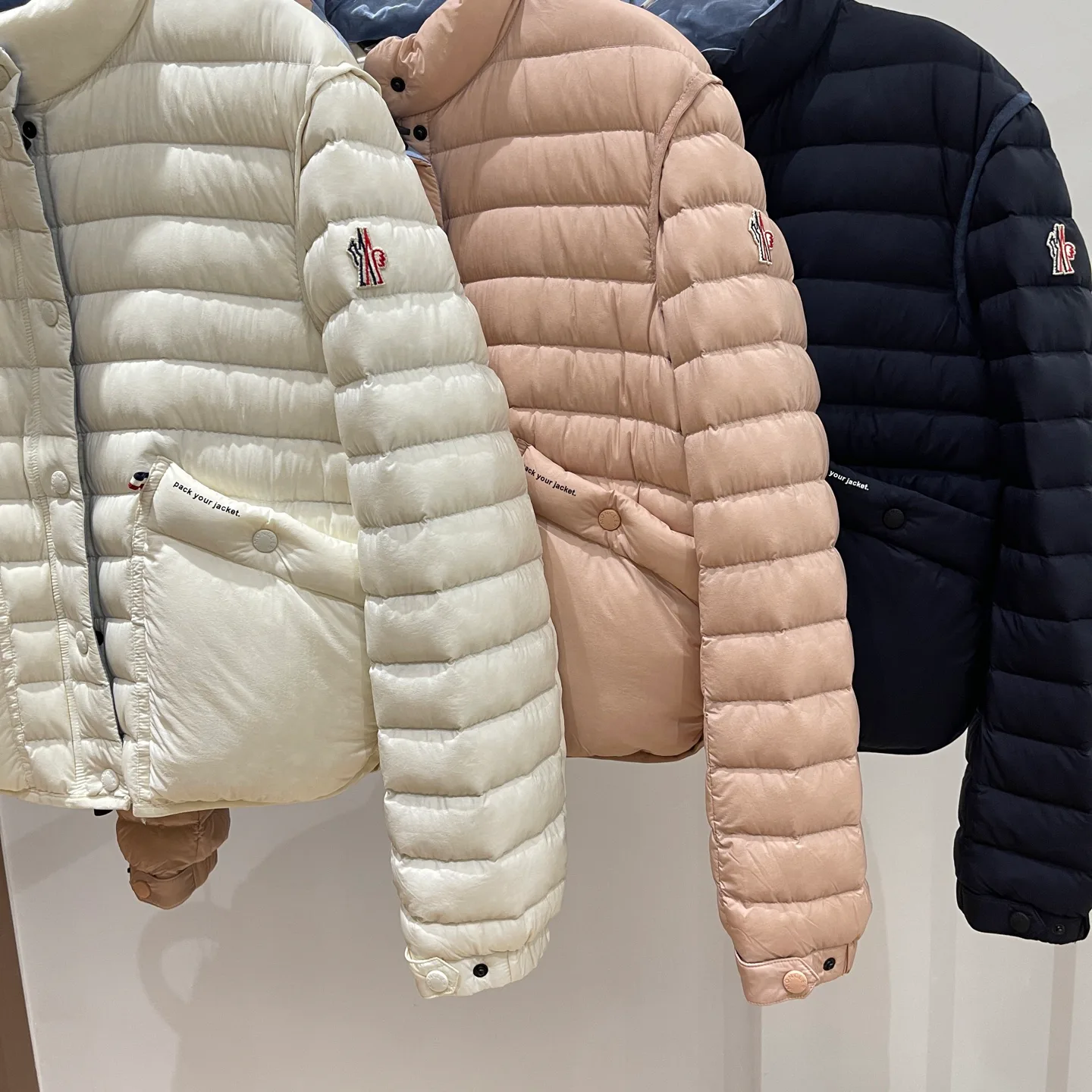 Куртки И Пуховики Женские Moncler 18710190
