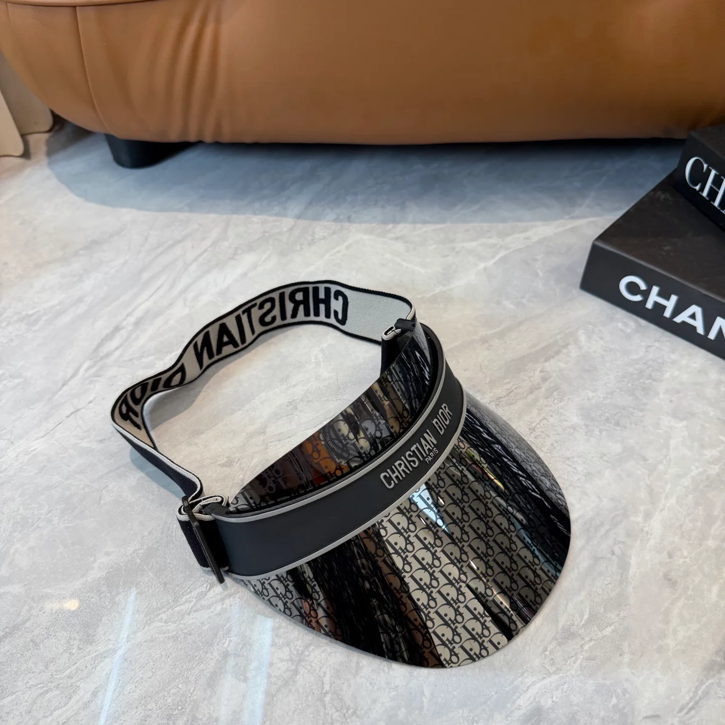 Головные Уборы Christian Dior 13294392