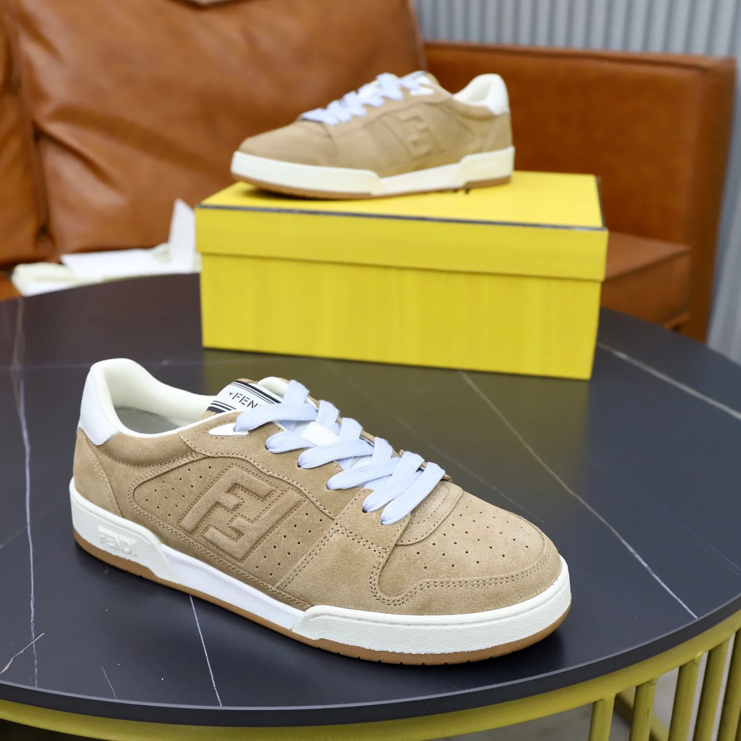 Кроссовки Женские Fendi 18516277