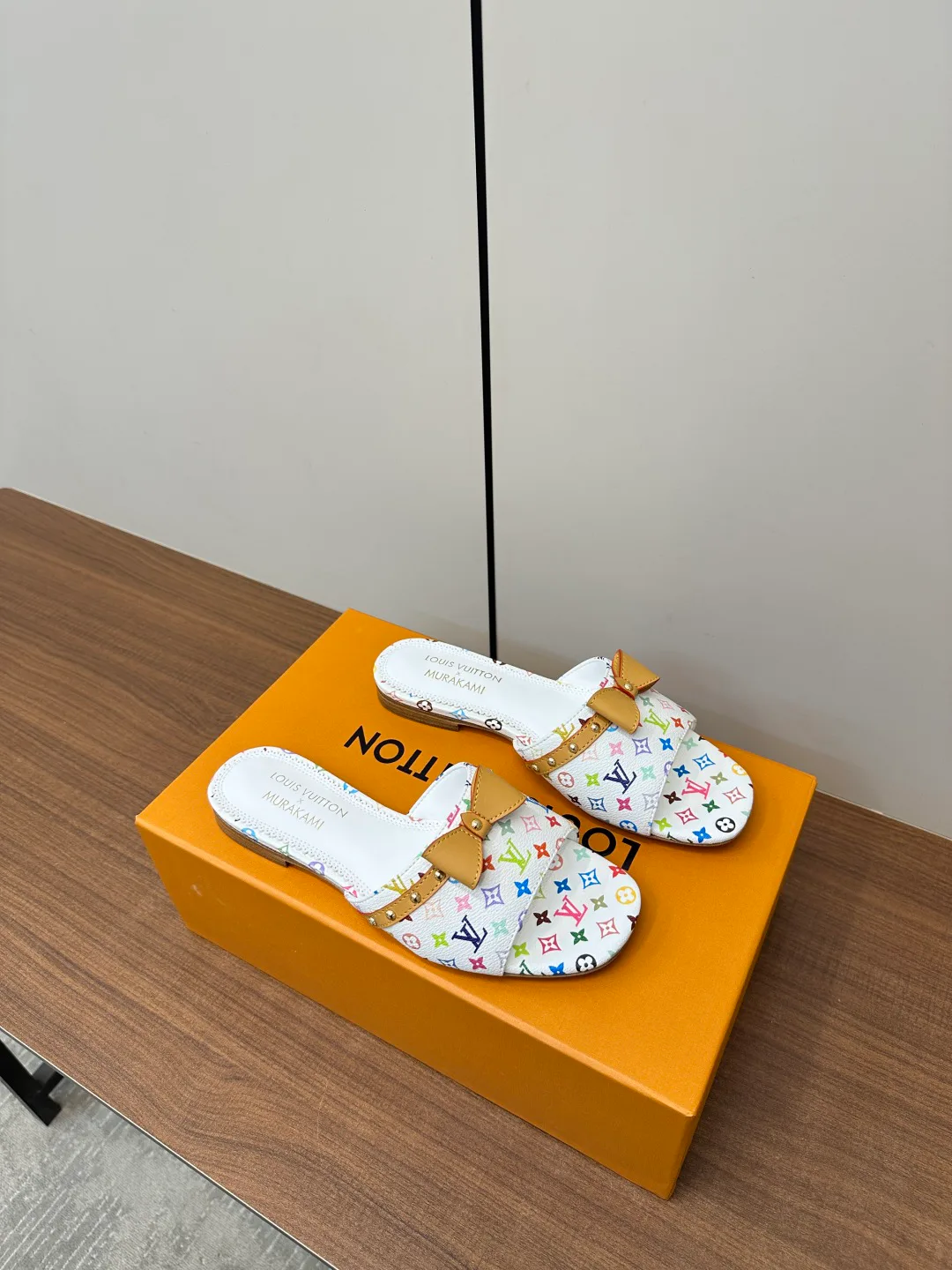 Шлепанцы Женские Louis Vuitton 27922