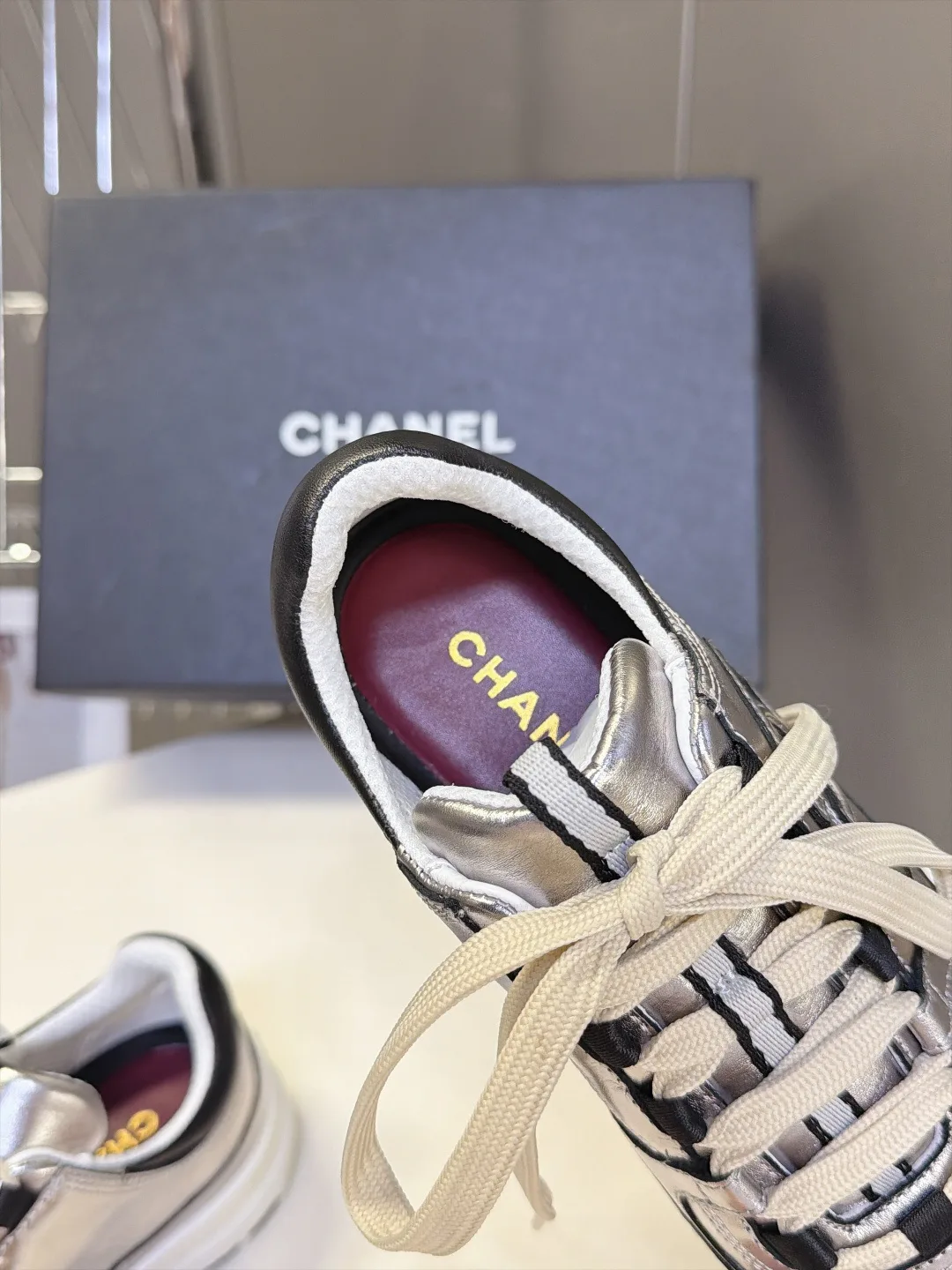 Кроссовки Женские Chanel 18693090