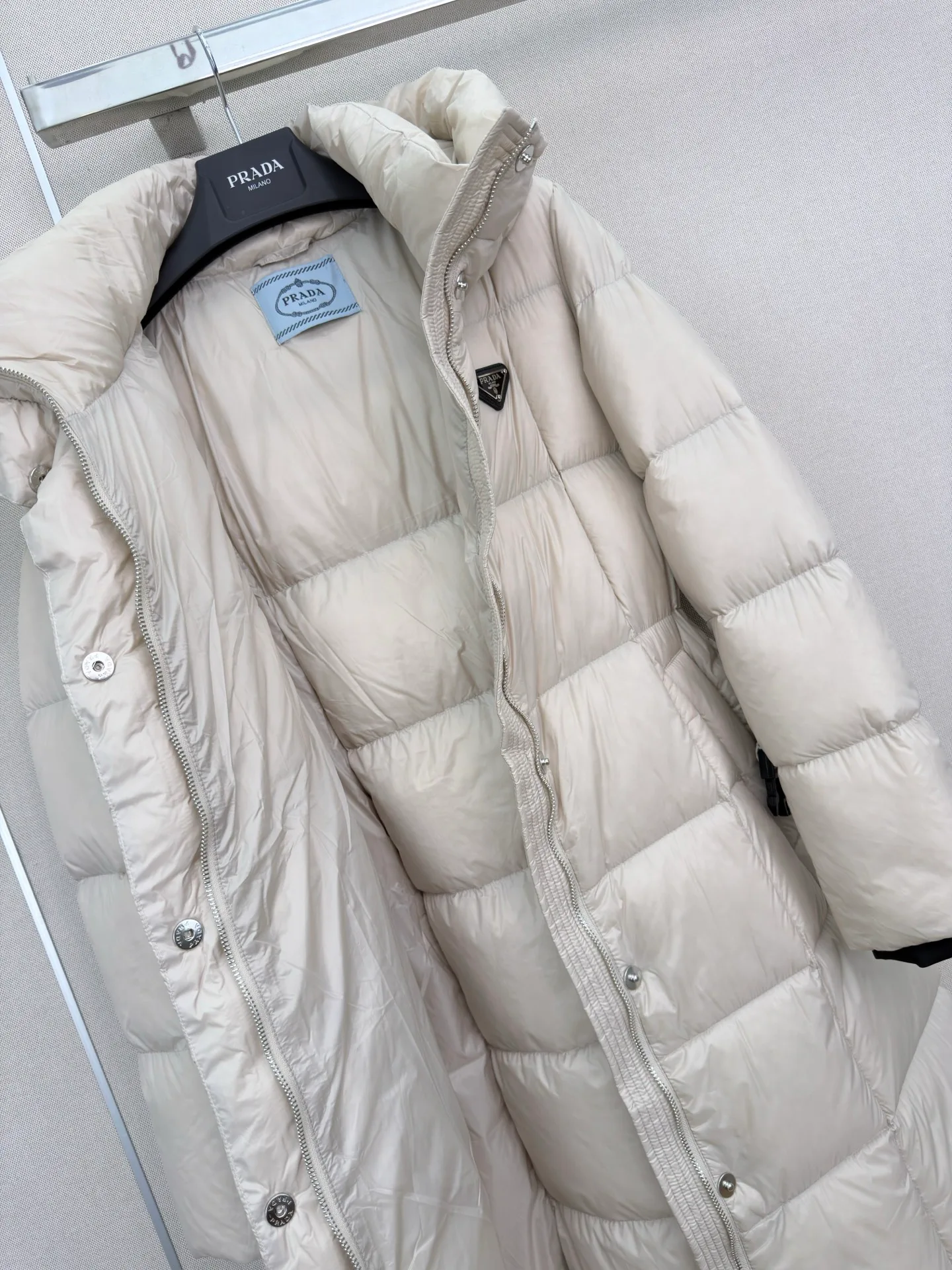 Куртки И Пуховики Женские Prada 18108886