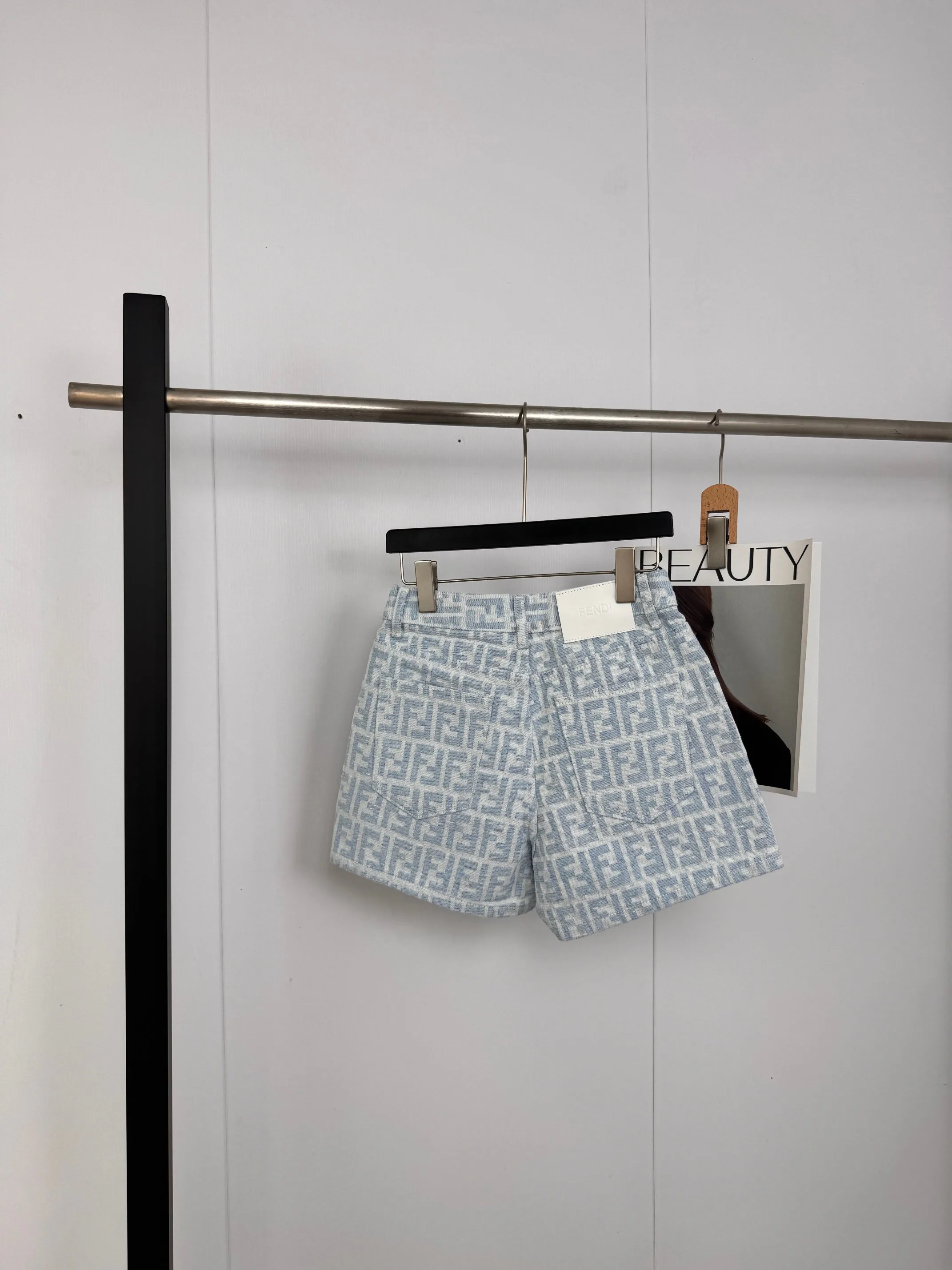 Шорты Женские Fendi 15741