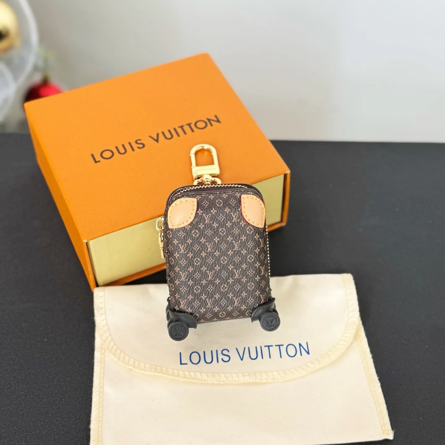 Ключницы Louis Vuitton 17897118