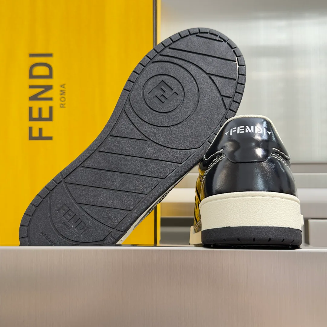Кроссовки Женские Fendi 17729634