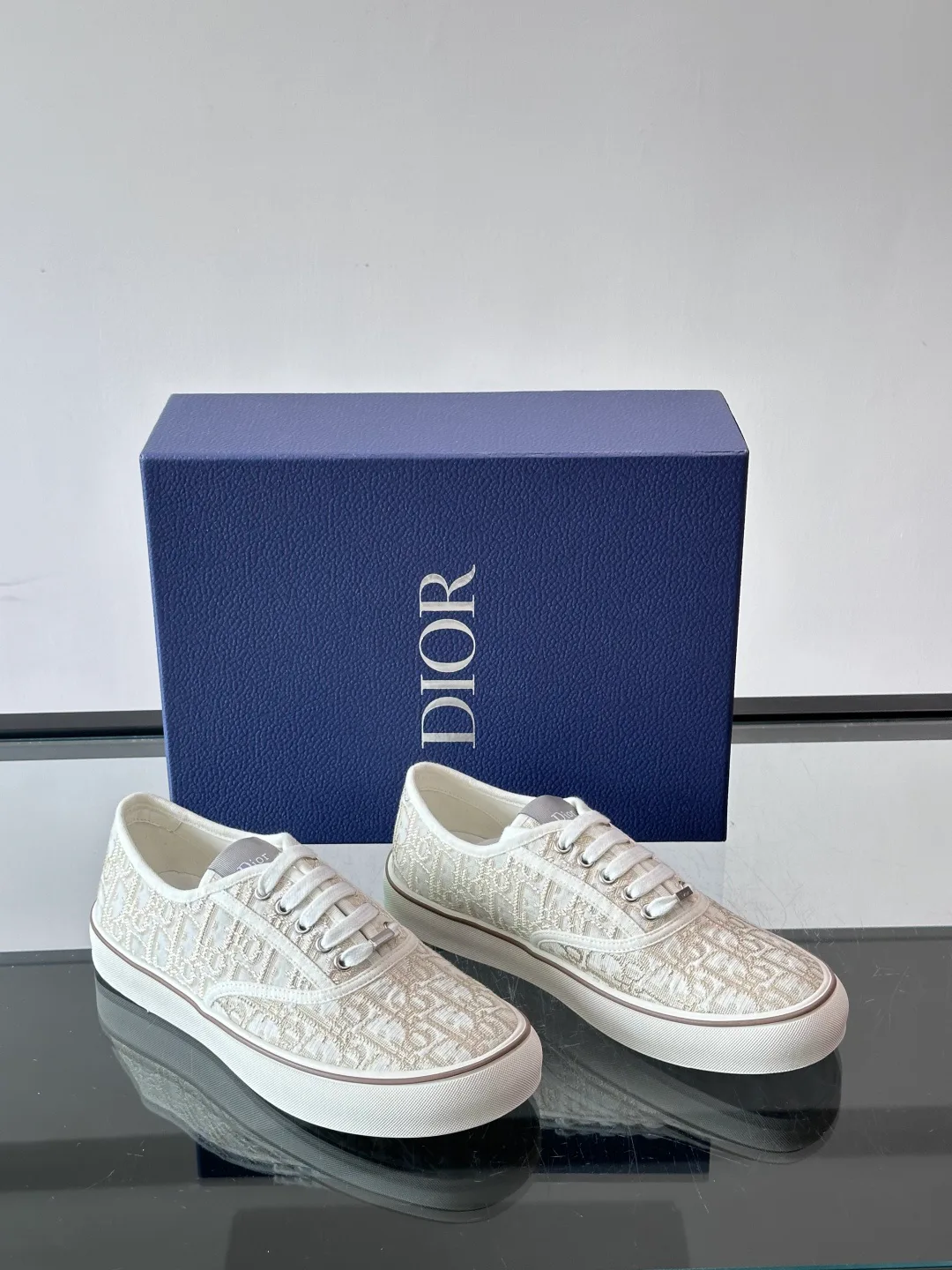 Кроссовки Женские Christian Dior 17649819