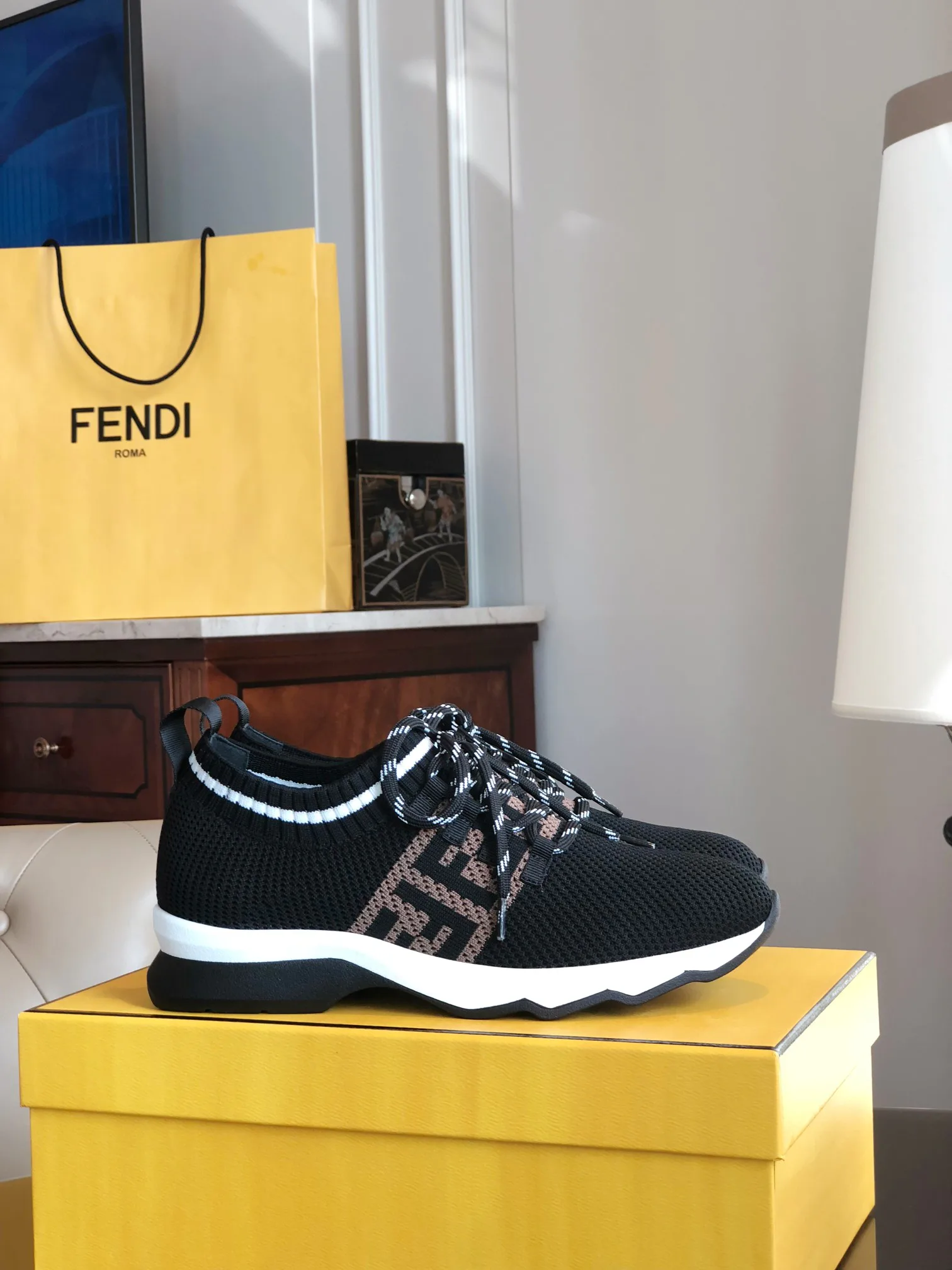 Кроссовки Женские Fendi 4065