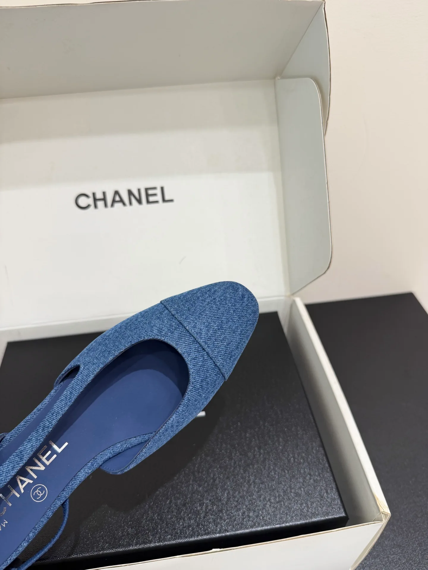 Босоножки Женские Chanel 18080094