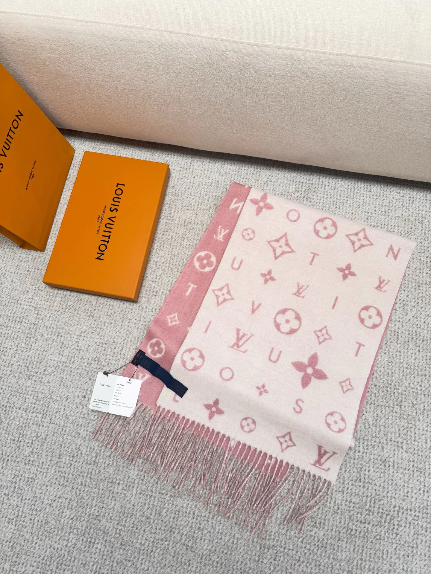 Шарфы Louis Vuitton 18261916