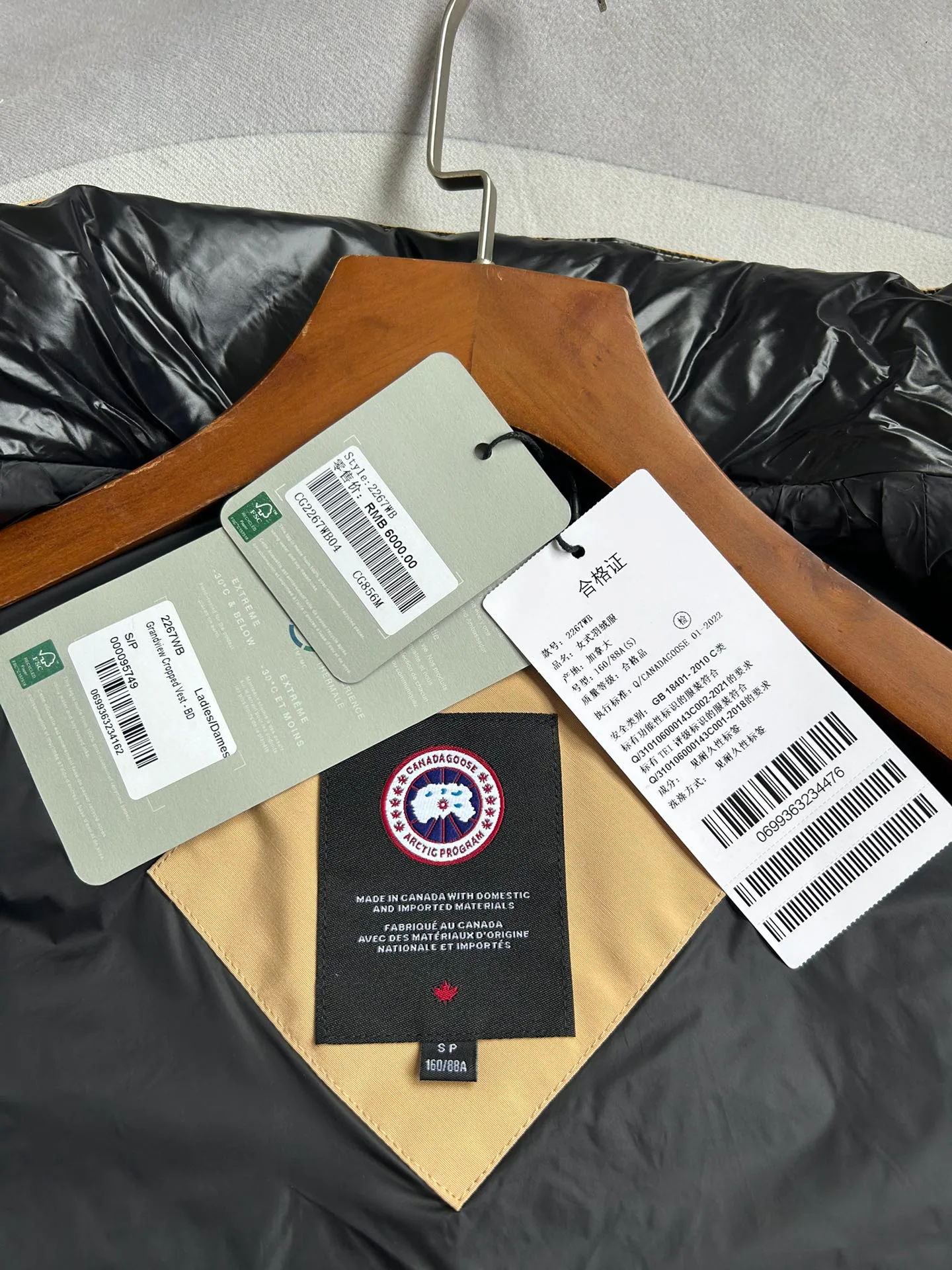 Жилеты Женские The North Face Жилеты Женские The North Face