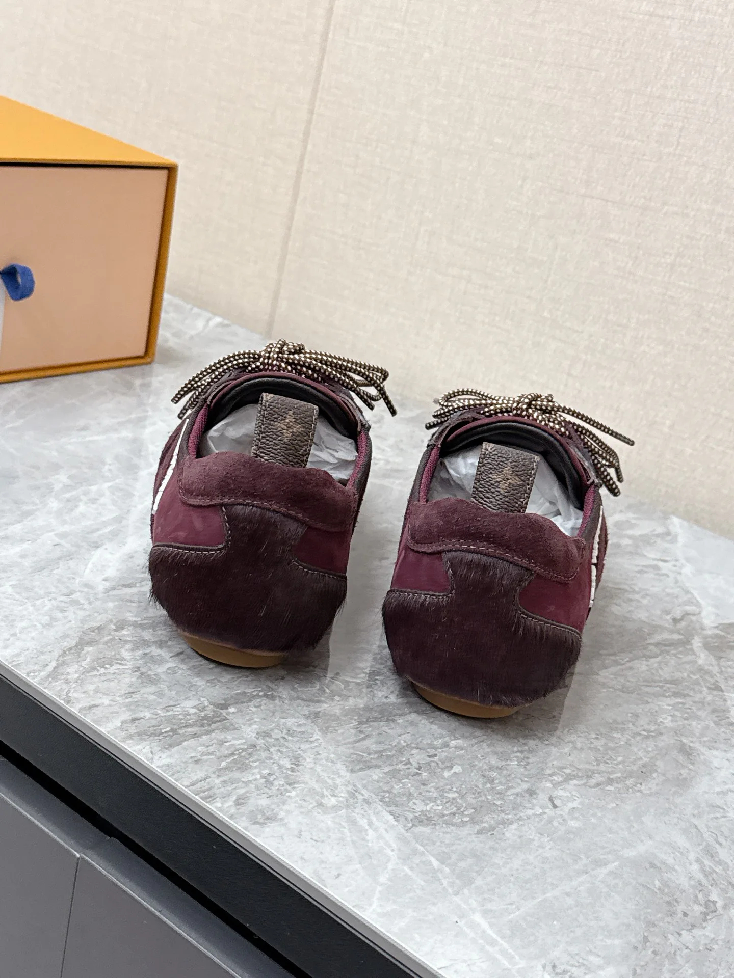 Кроссовки Женские Louis Vuitton 2625309