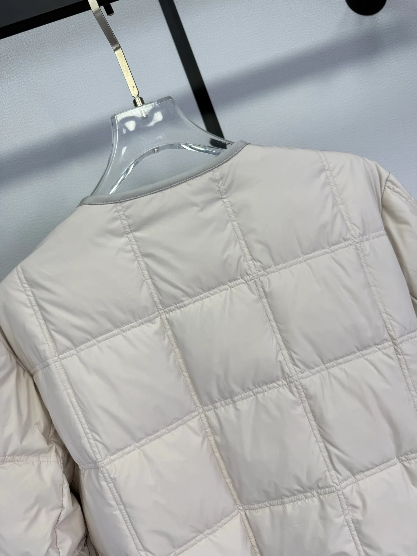 Куртки И Пуховики Женские Moncler 18022130
