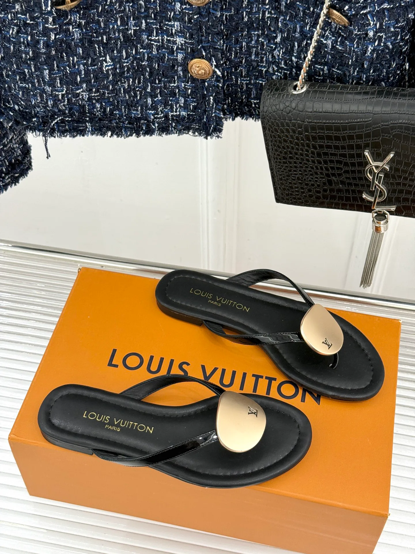 Шлепанцы Женские Louis Vuitton 17596991