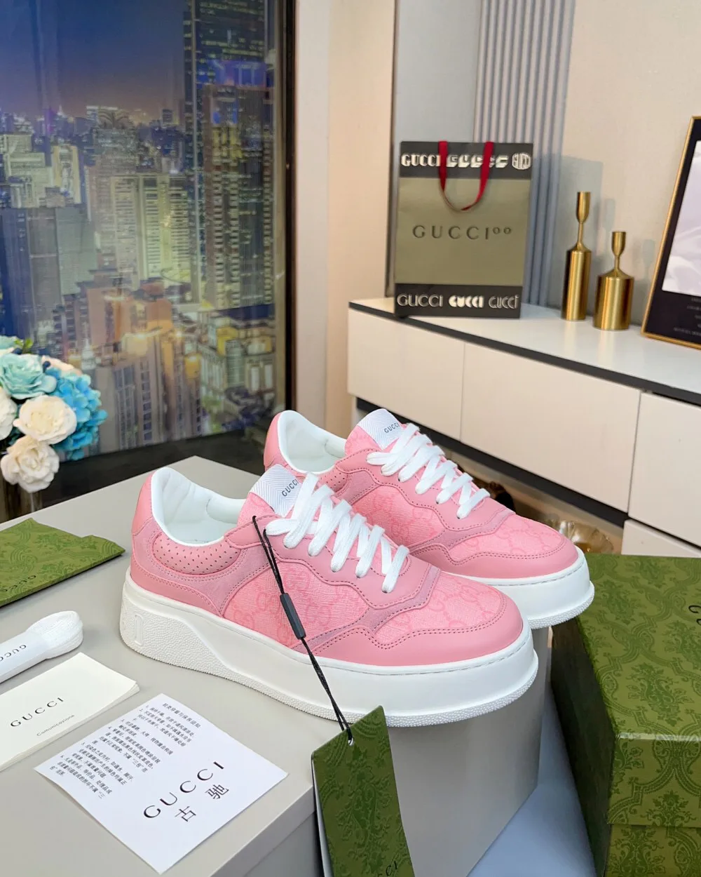 Кроссовки Женские Gucci 18369650
