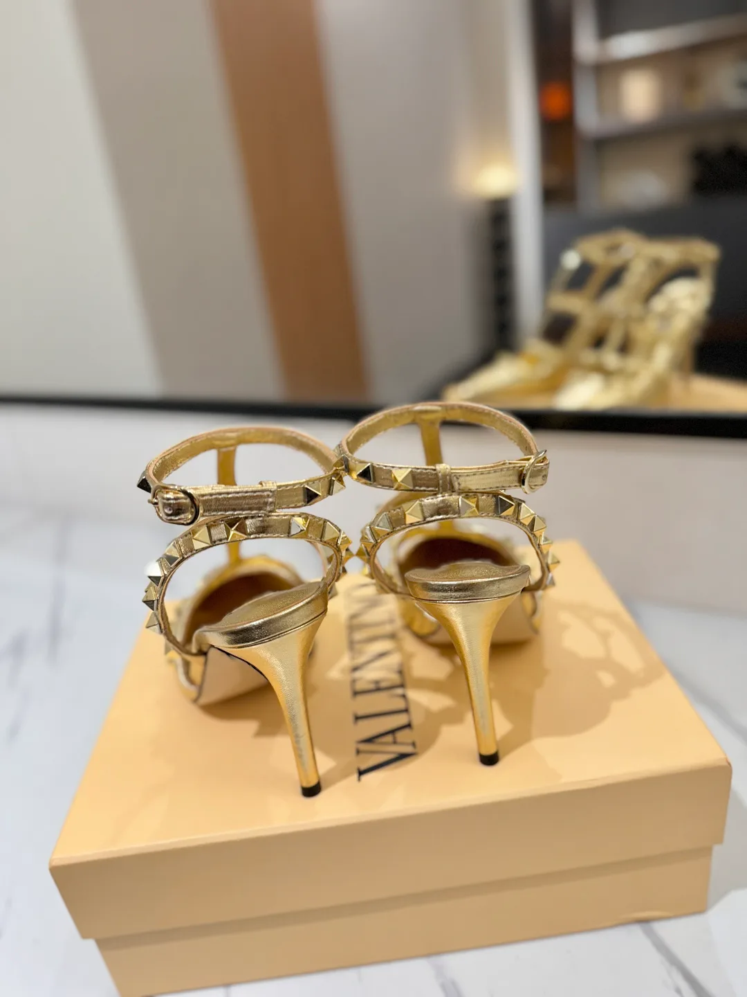 Босоножки Женские Valentino 17366650