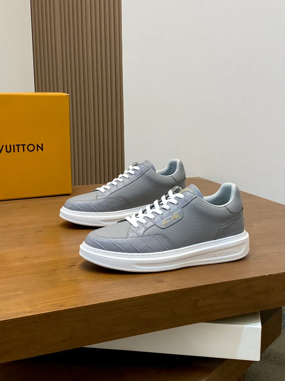 Кроссовки Мужские Louis Vuitton 18265108