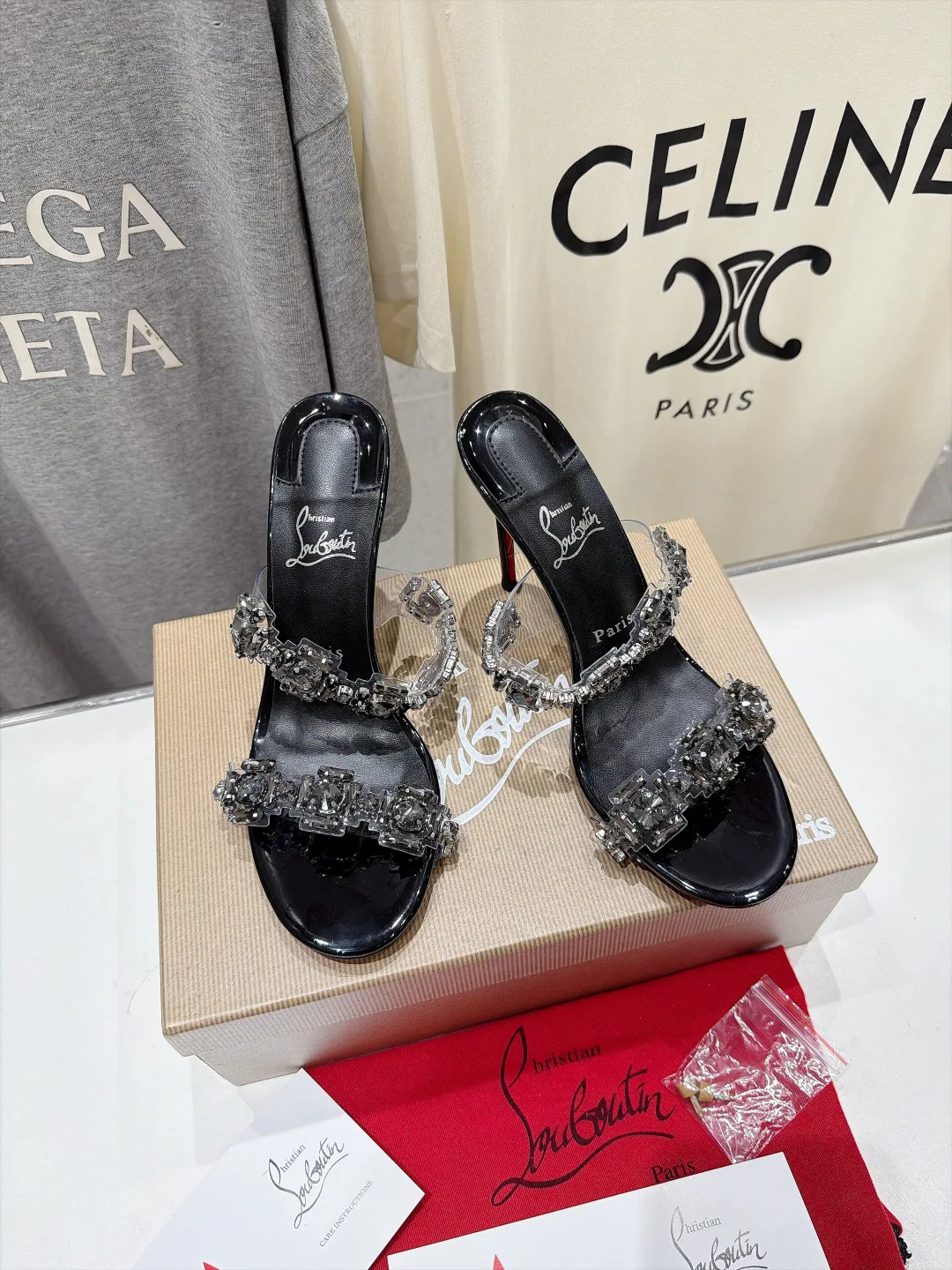 Босоножки Женские Christian Louboutin 19412296
