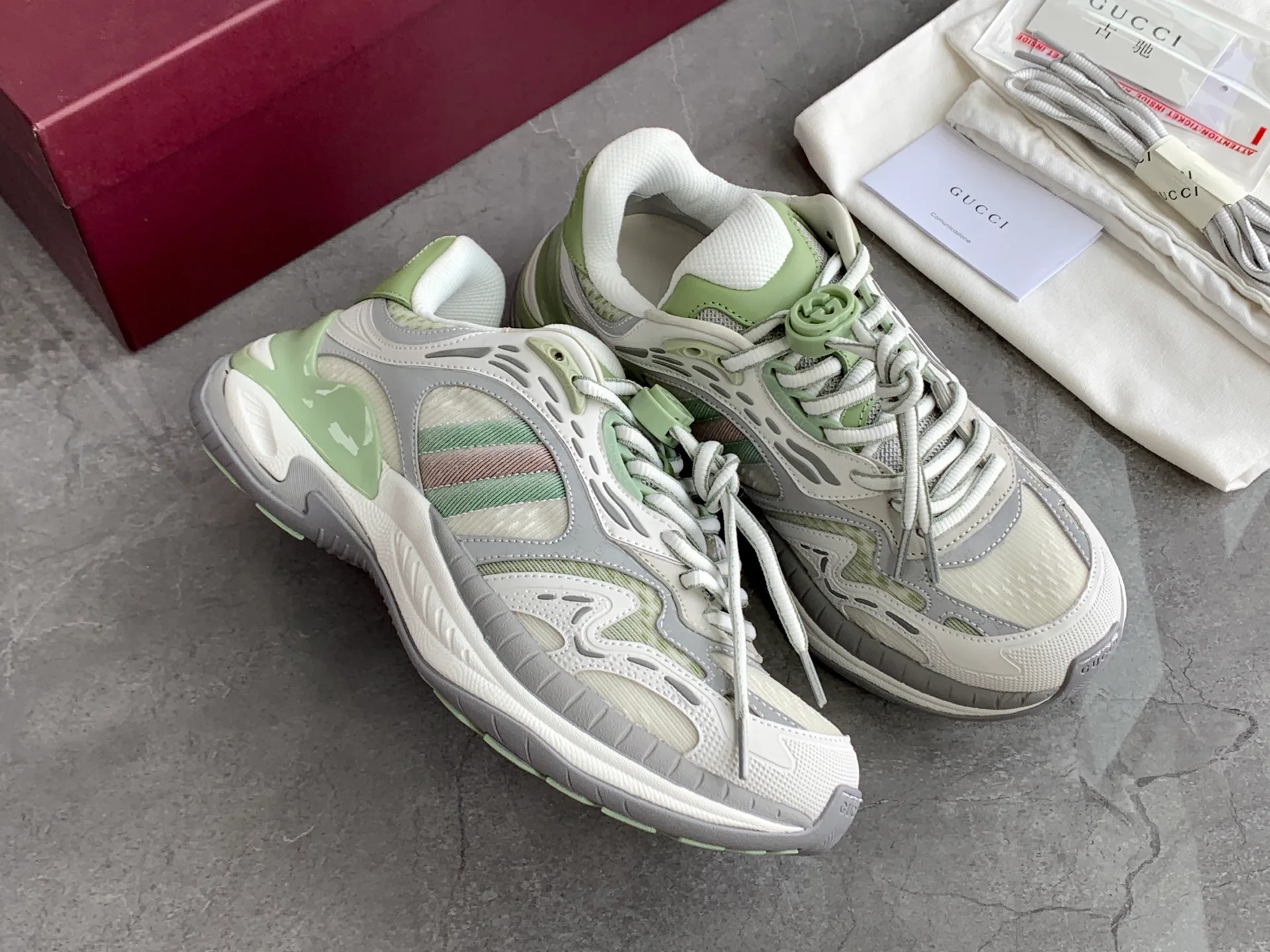 Кроссовки Женские Gucci 173456