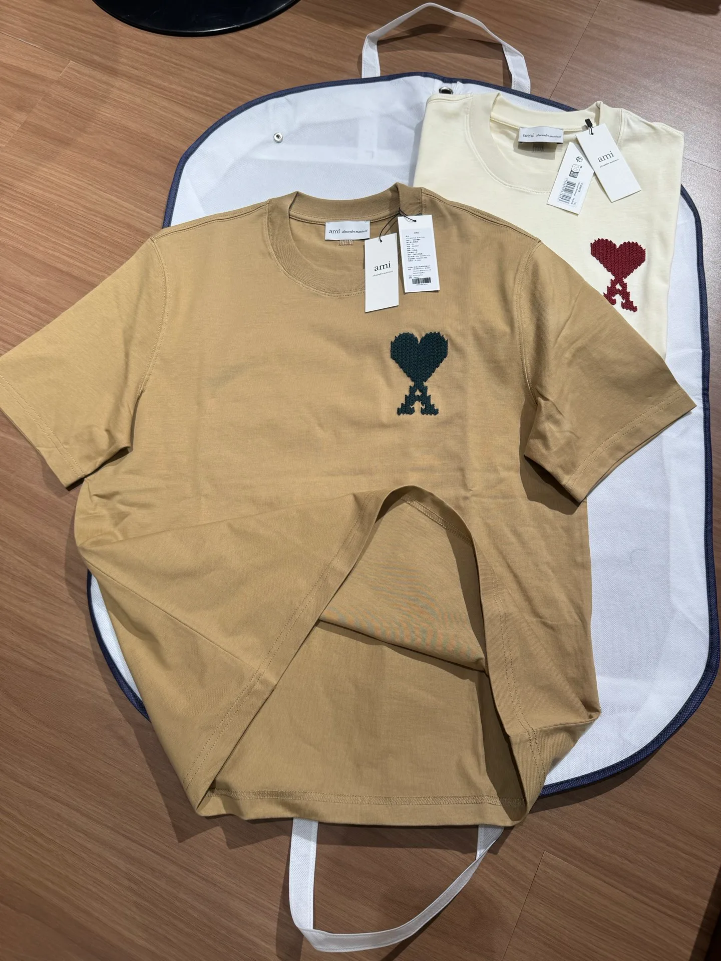 Футболки Женские Ami Paris 11882403