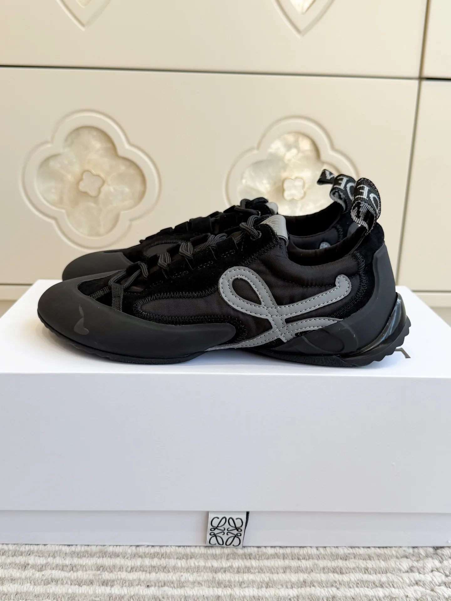 Кроссовки Женские Loewe 18275865