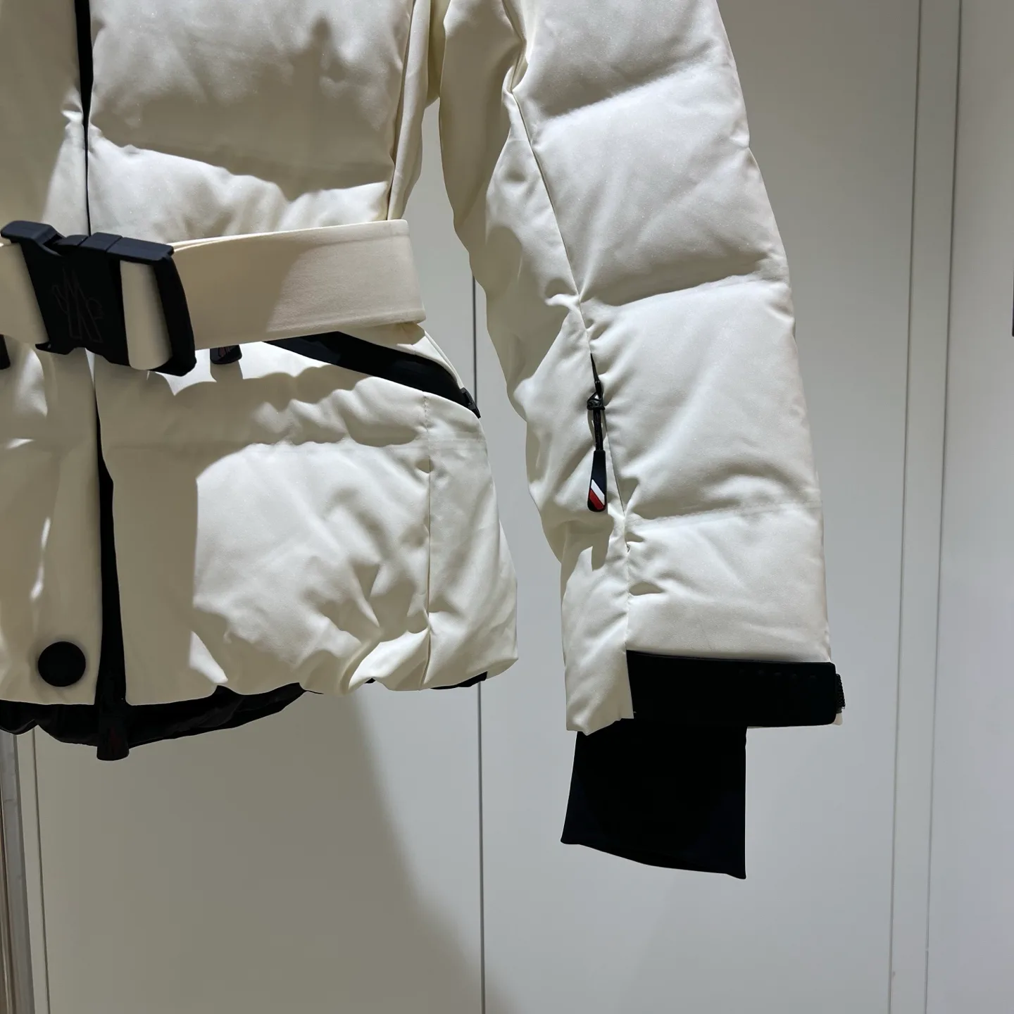 Куртки И Пуховики Женские Moncler 18180078