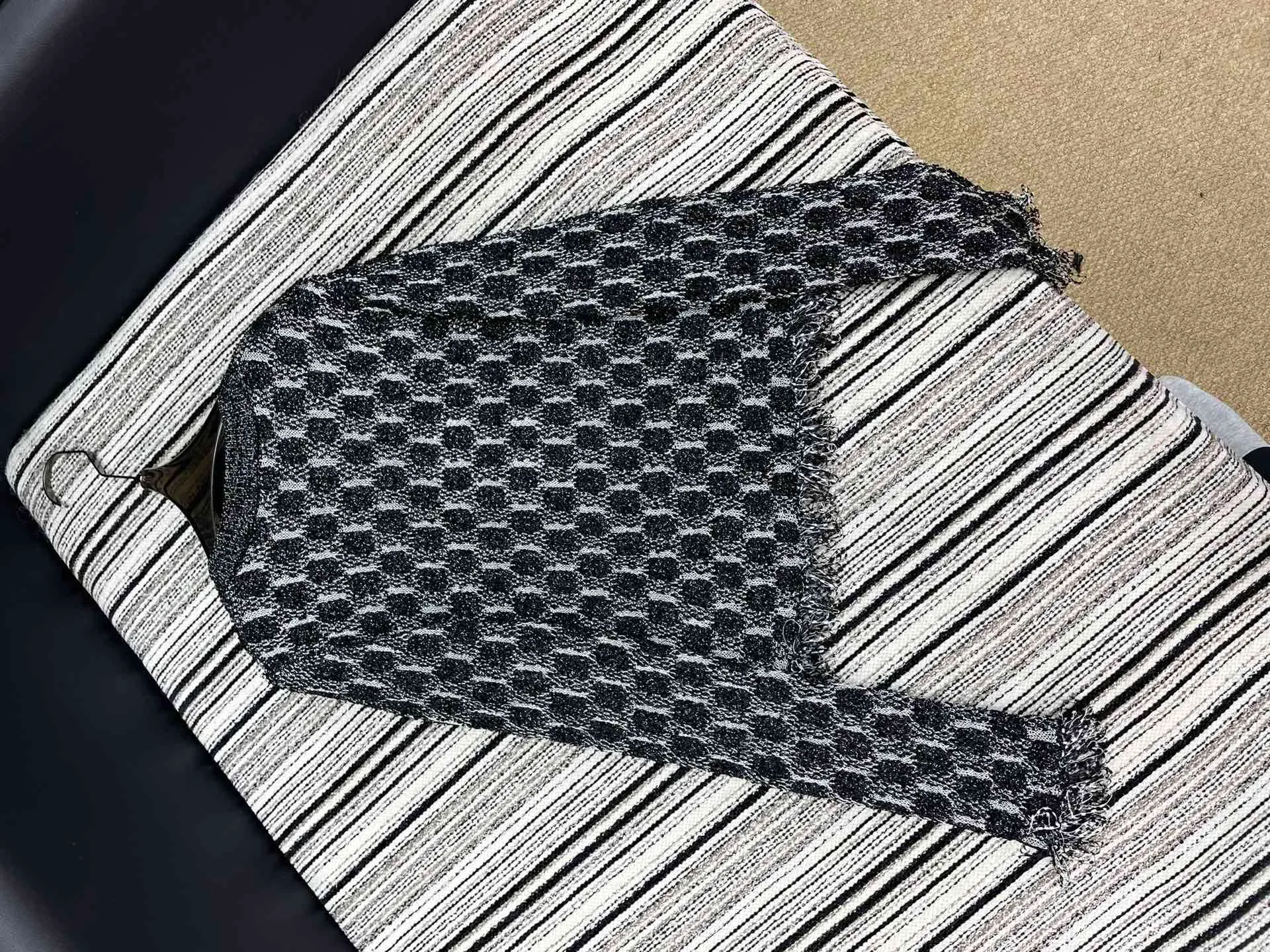 Джемперы И Свитеры Женские Chanel 811602