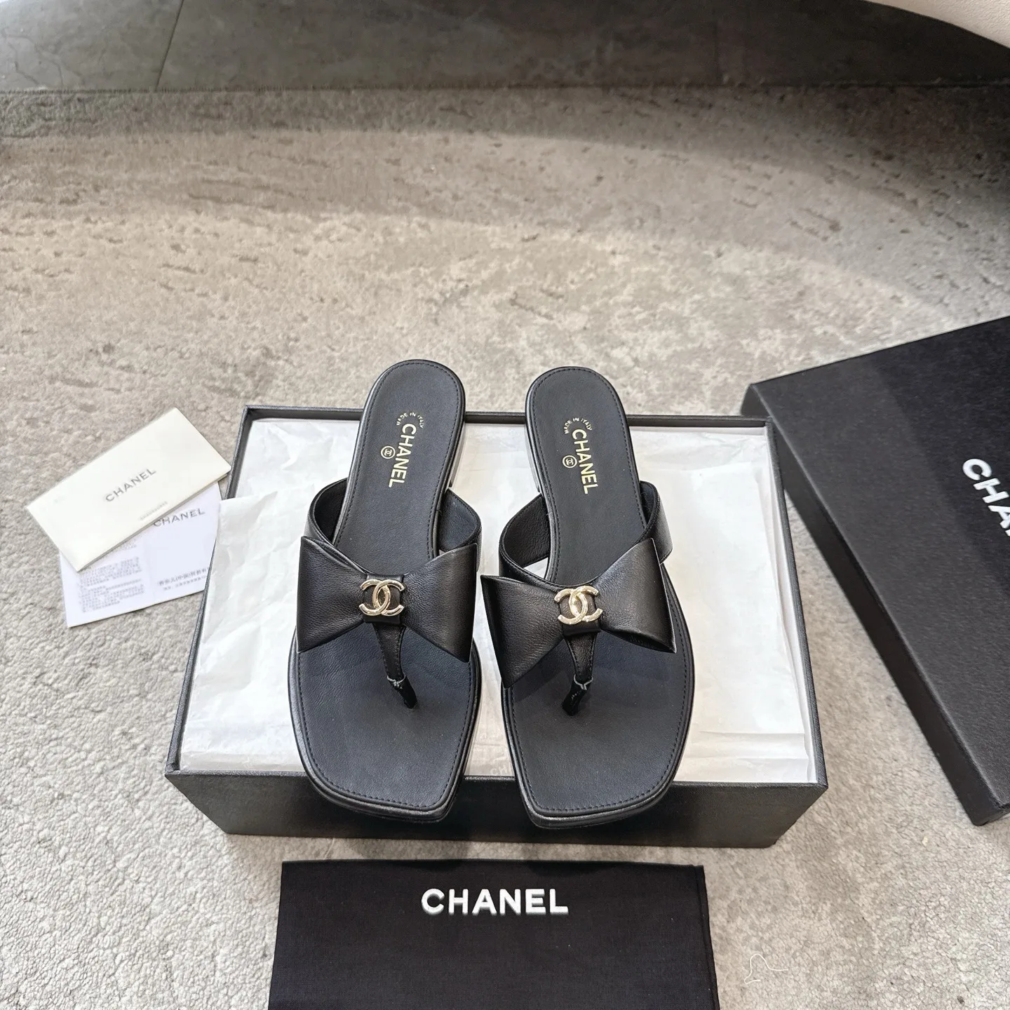 Шлепанцы Женские Chanel 17572302