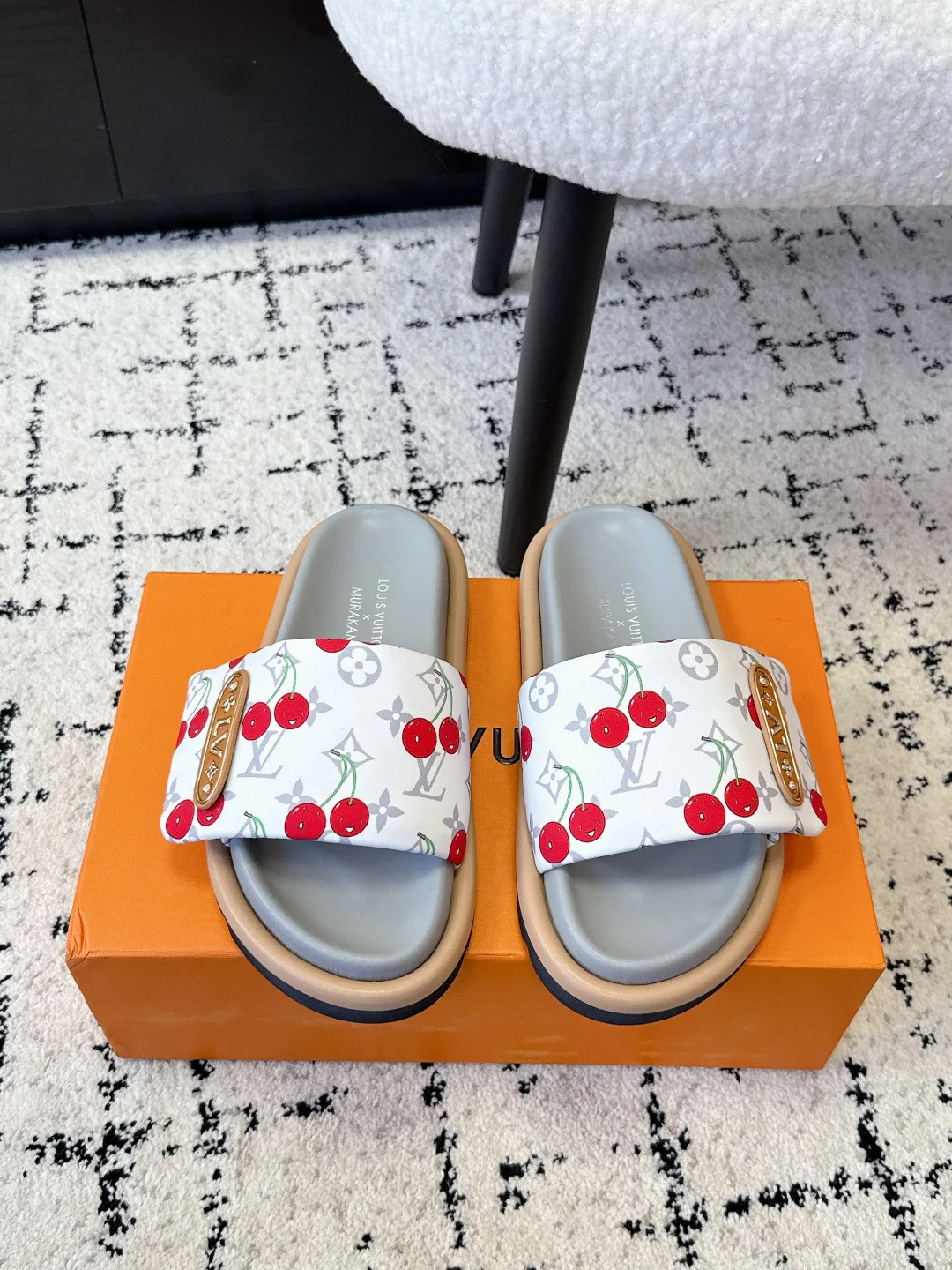 Шлепанцы Женские Louis Vuitton 1752818