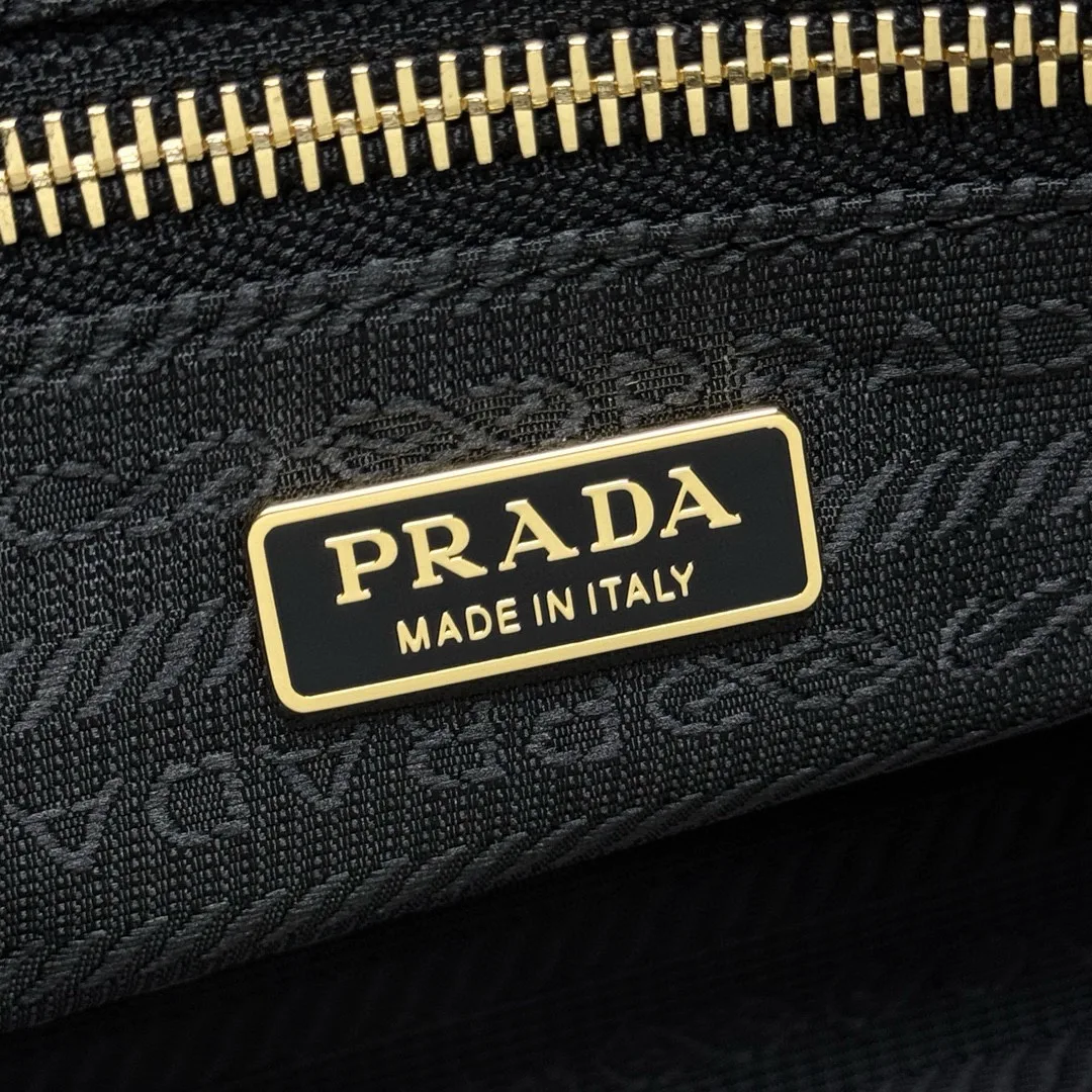 Классические Сумки Женские Prada 10446832