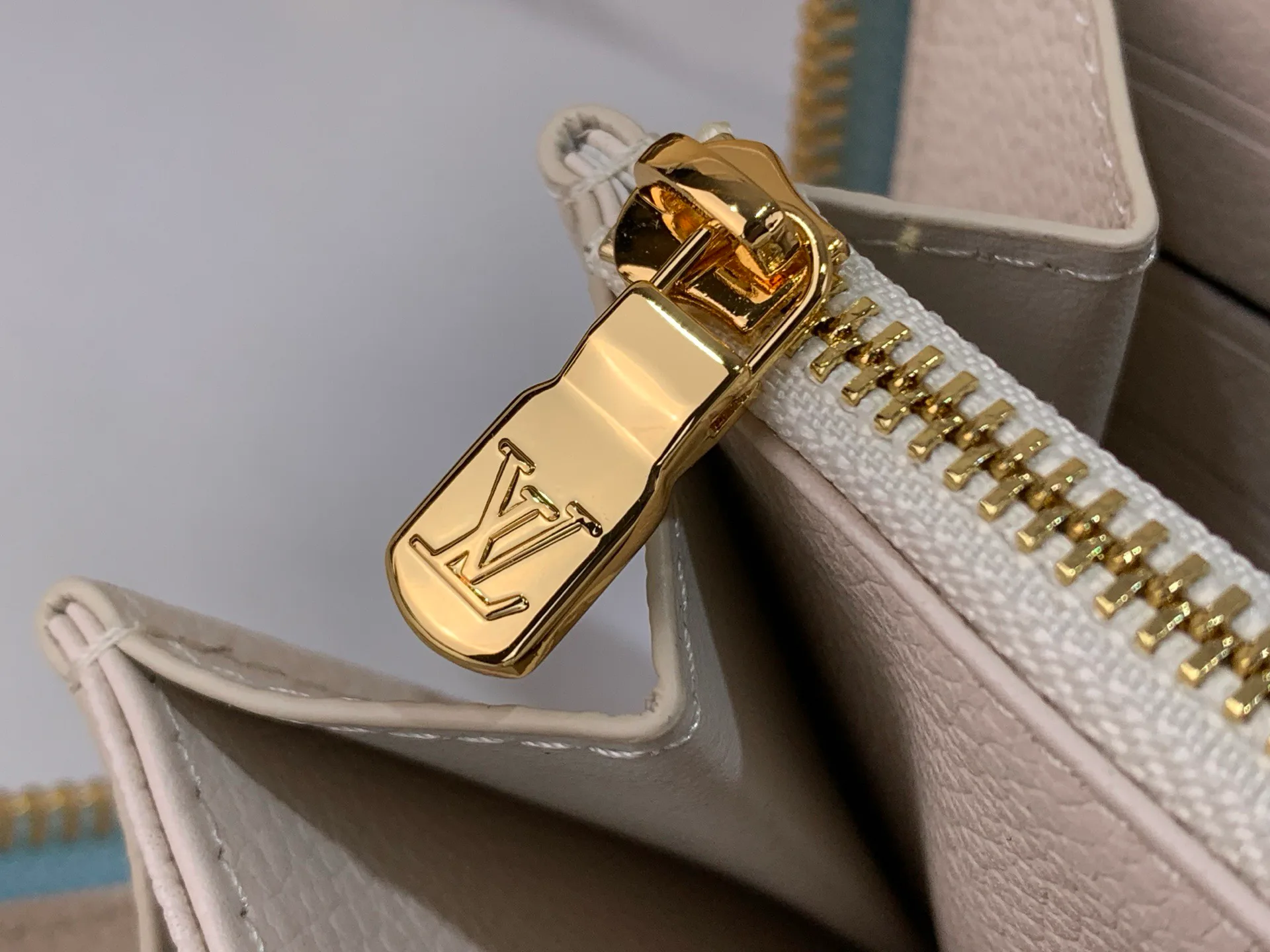 Клатчи Женские Louis Vuitton 13582761