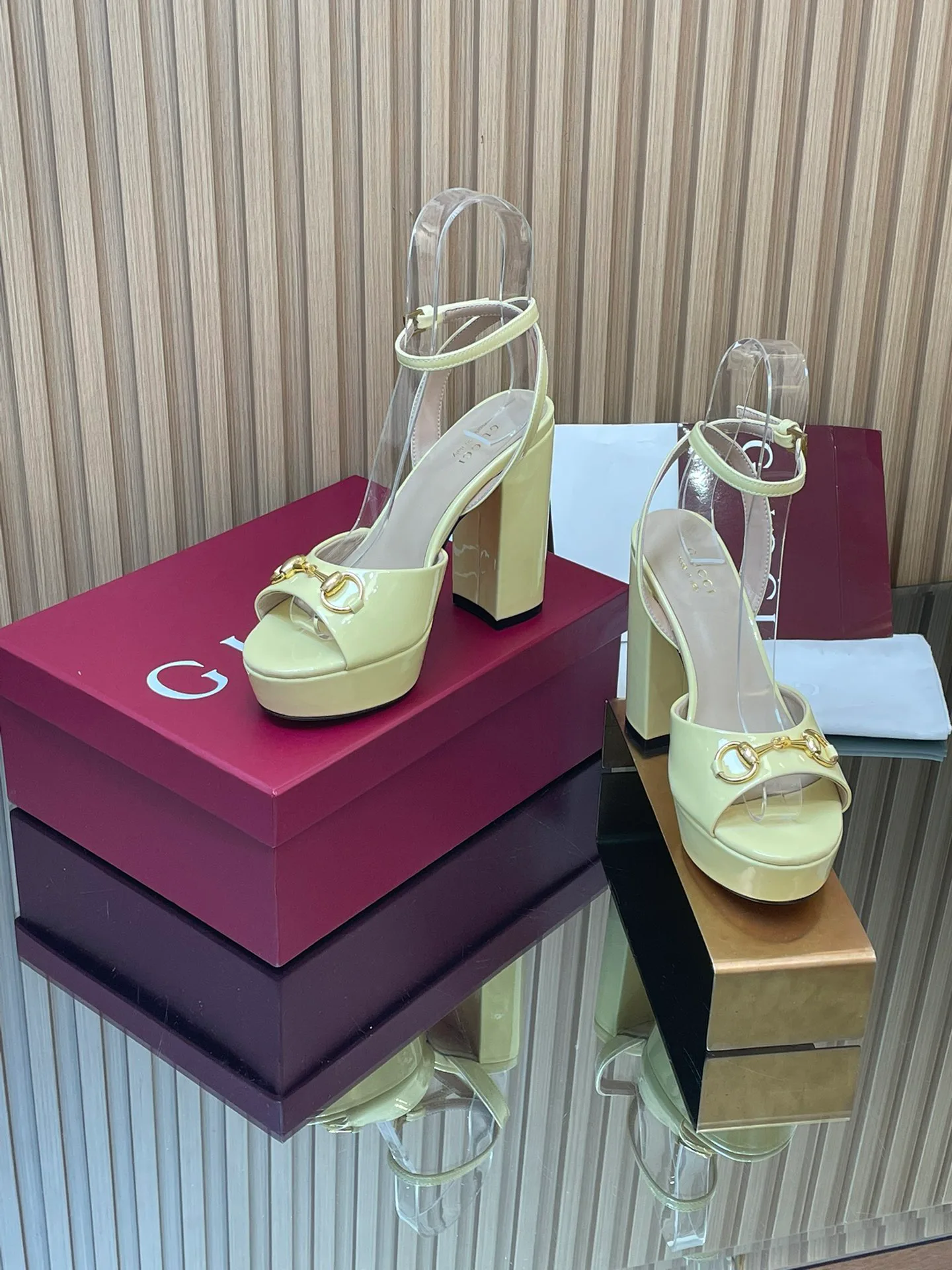 Босоножки Женские Gucci 876009