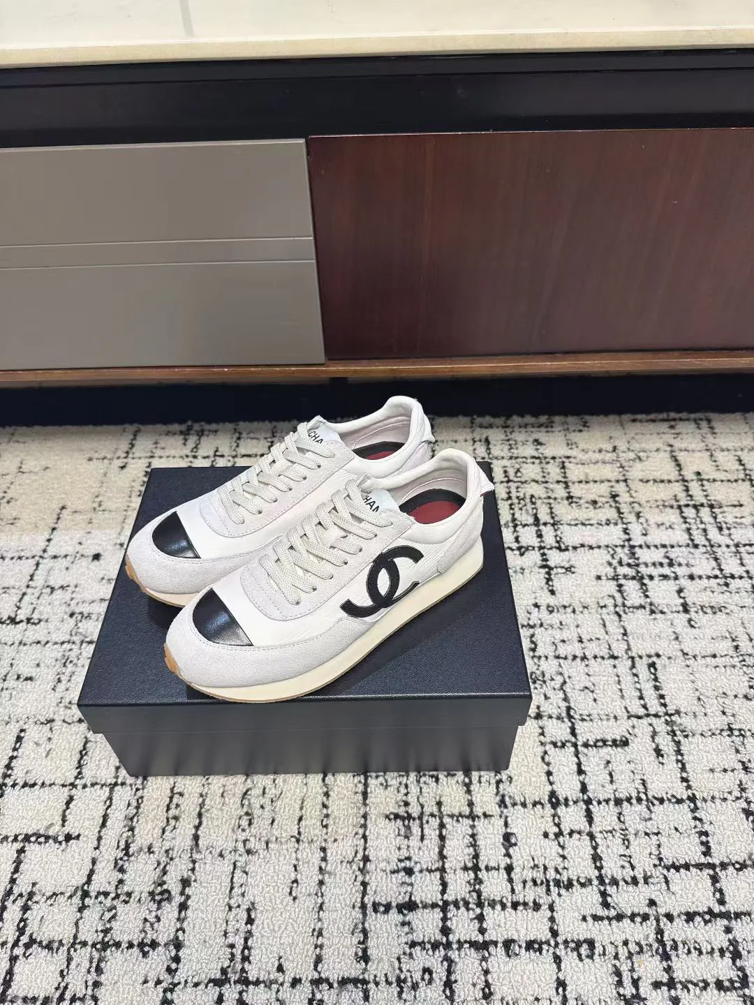 Кроссовки Женские Chanel 10475951