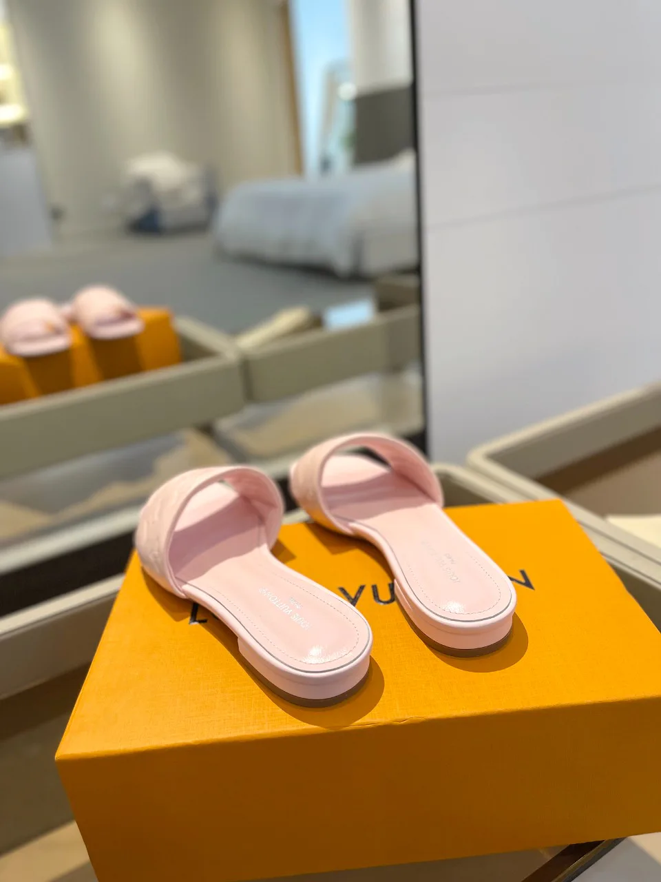 Шлепанцы Женские Louis Vuitton 22061