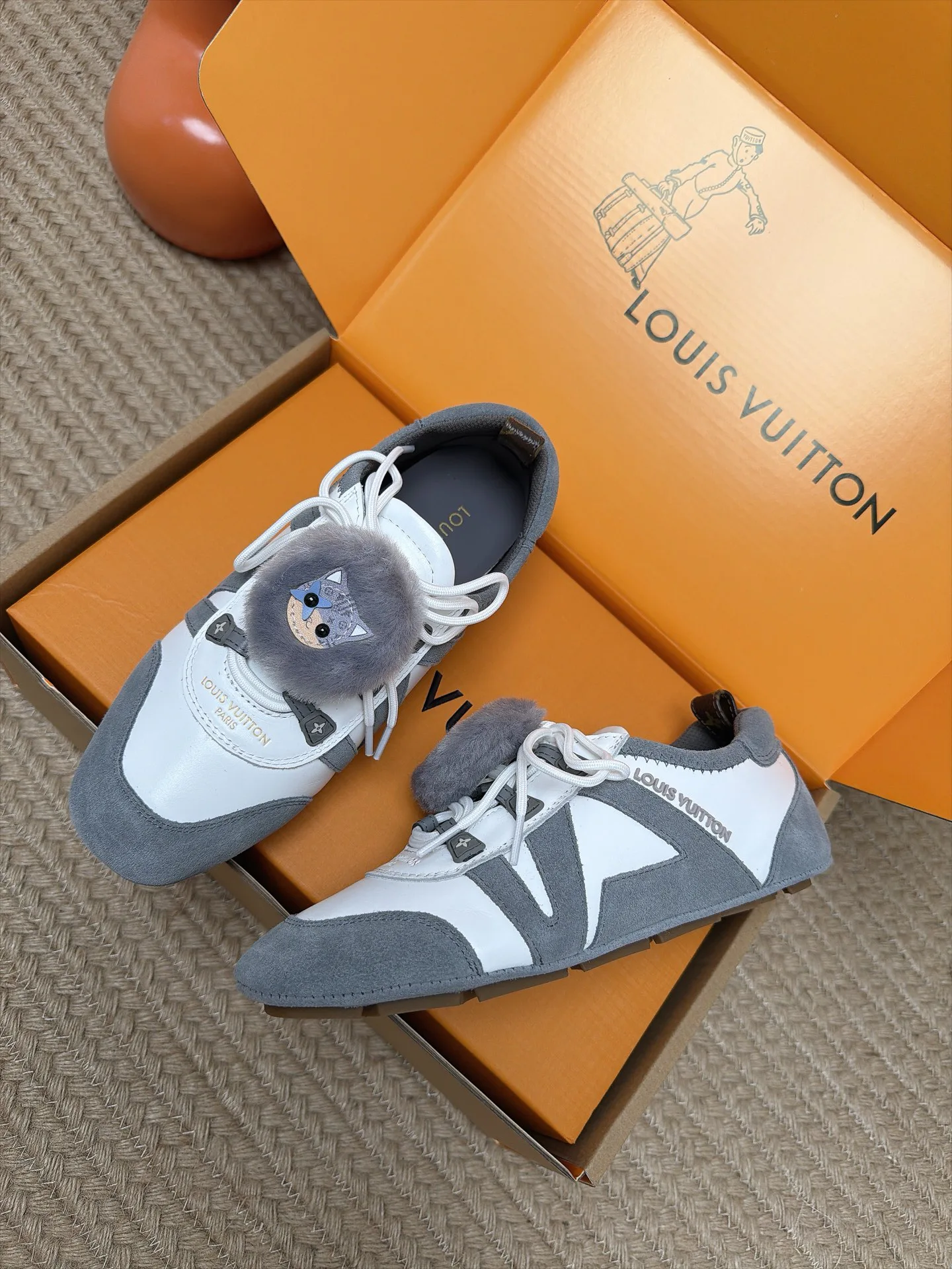 Кроссовки Женские Louis Vuitton 18063012