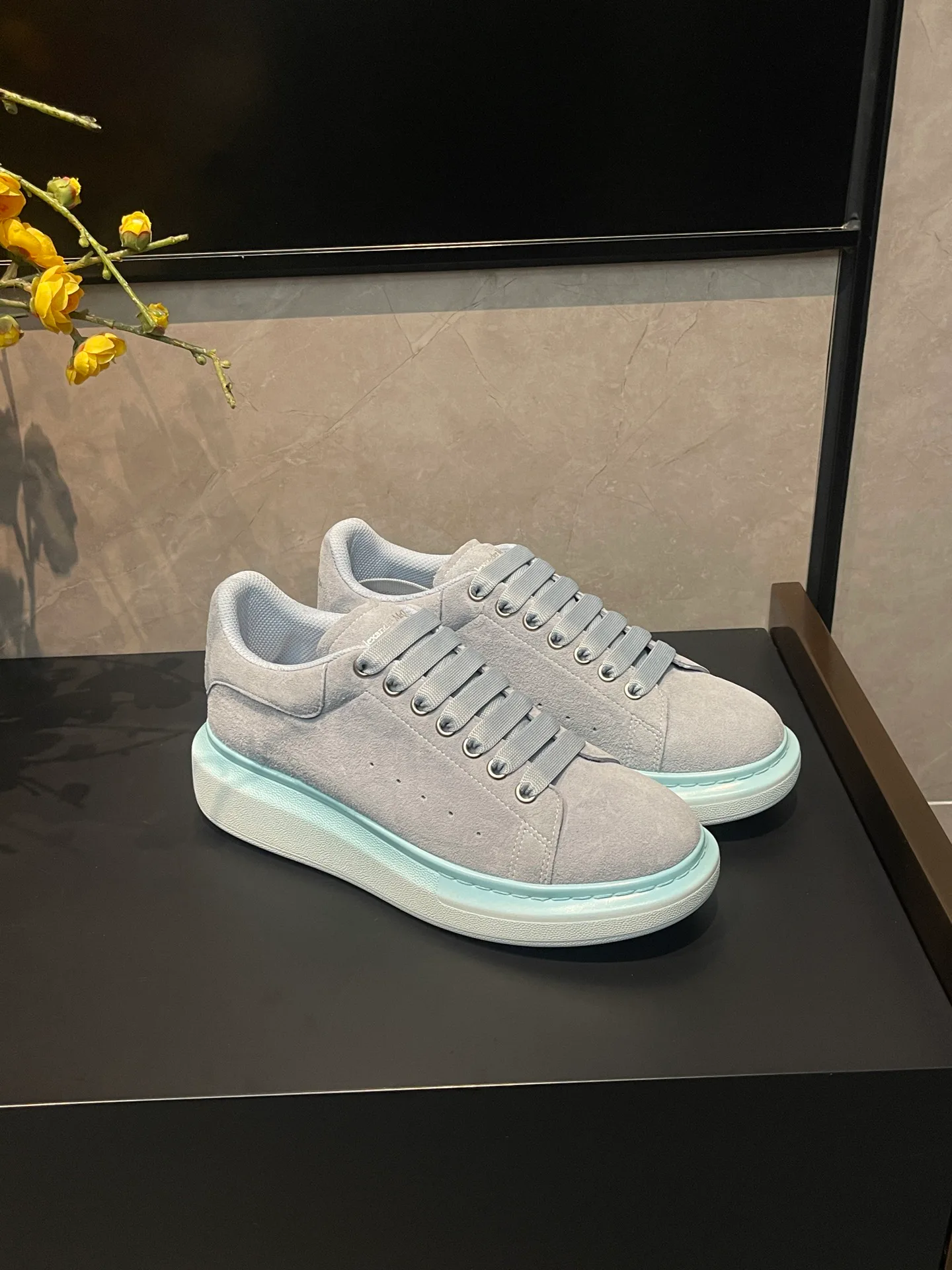 Кроссовки Женские Alexander Mcqueen 17827924