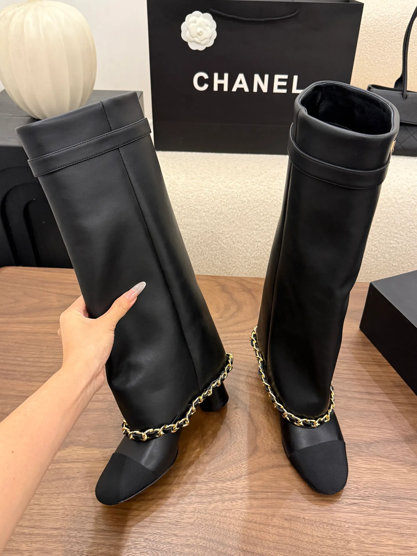Сапоги Женские Chanel 18223556
