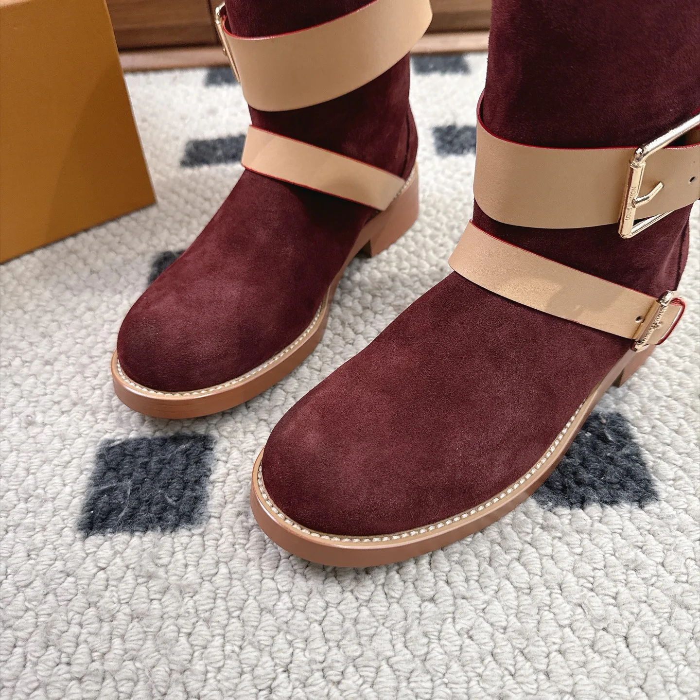 Ботинки Женские Louis Vuitton 18025524