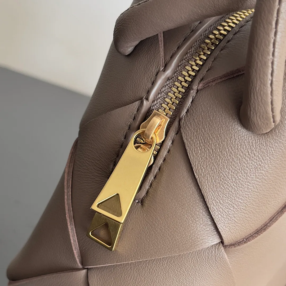 Классические Сумки Женские Bottega Veneta 17372463