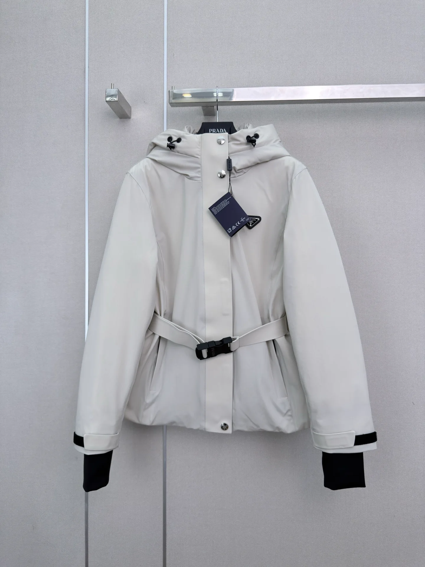 Куртки И Пуховики Женские Prada 18023487