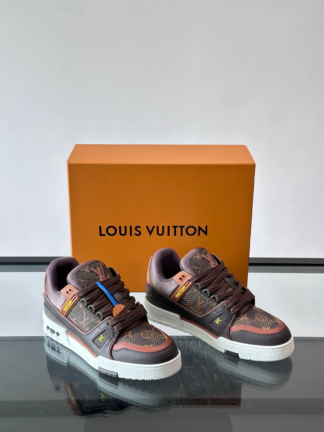 Кроссовки Женские Louis Vuitton 17349546