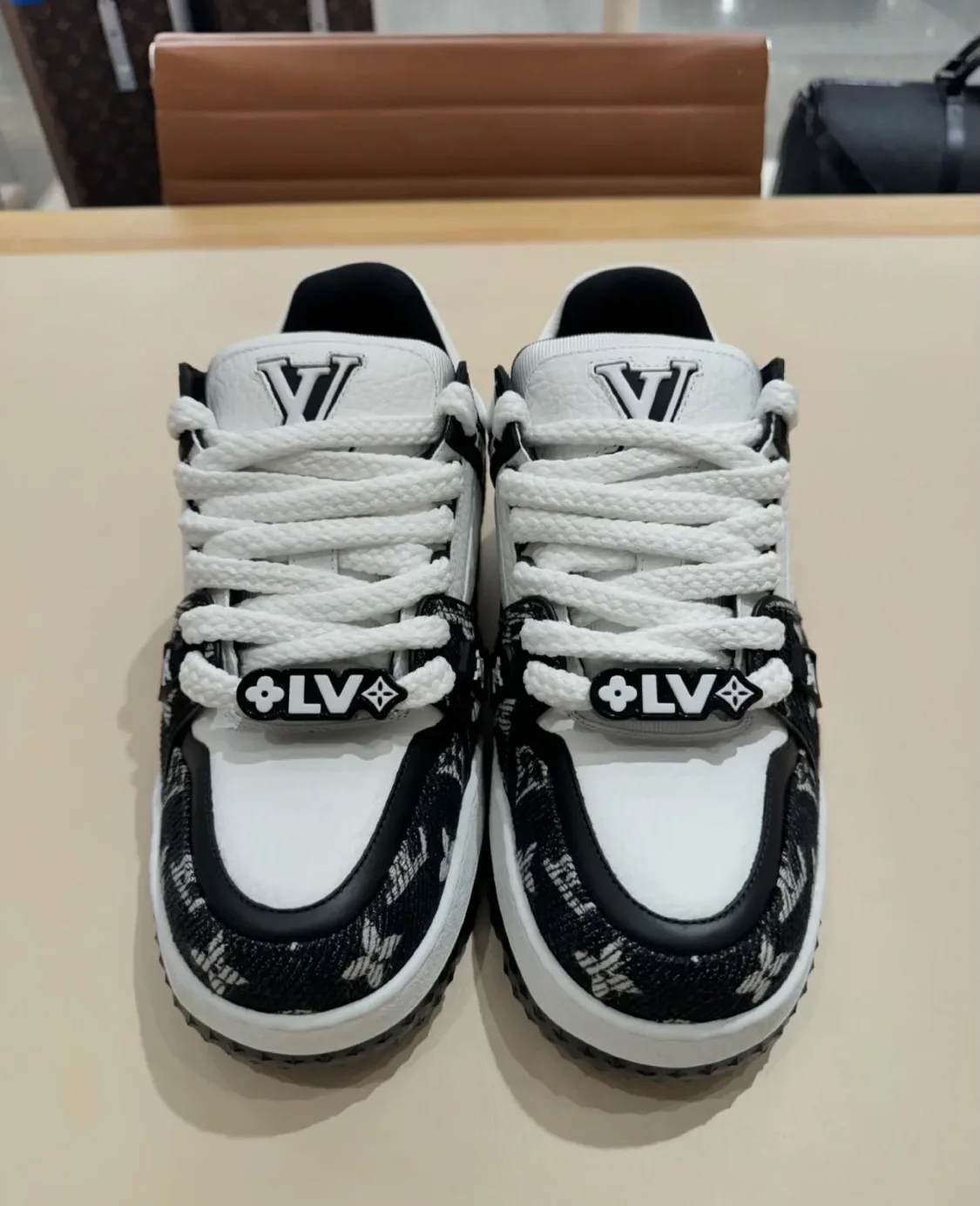 Кроссовки Женские Louis Vuitton