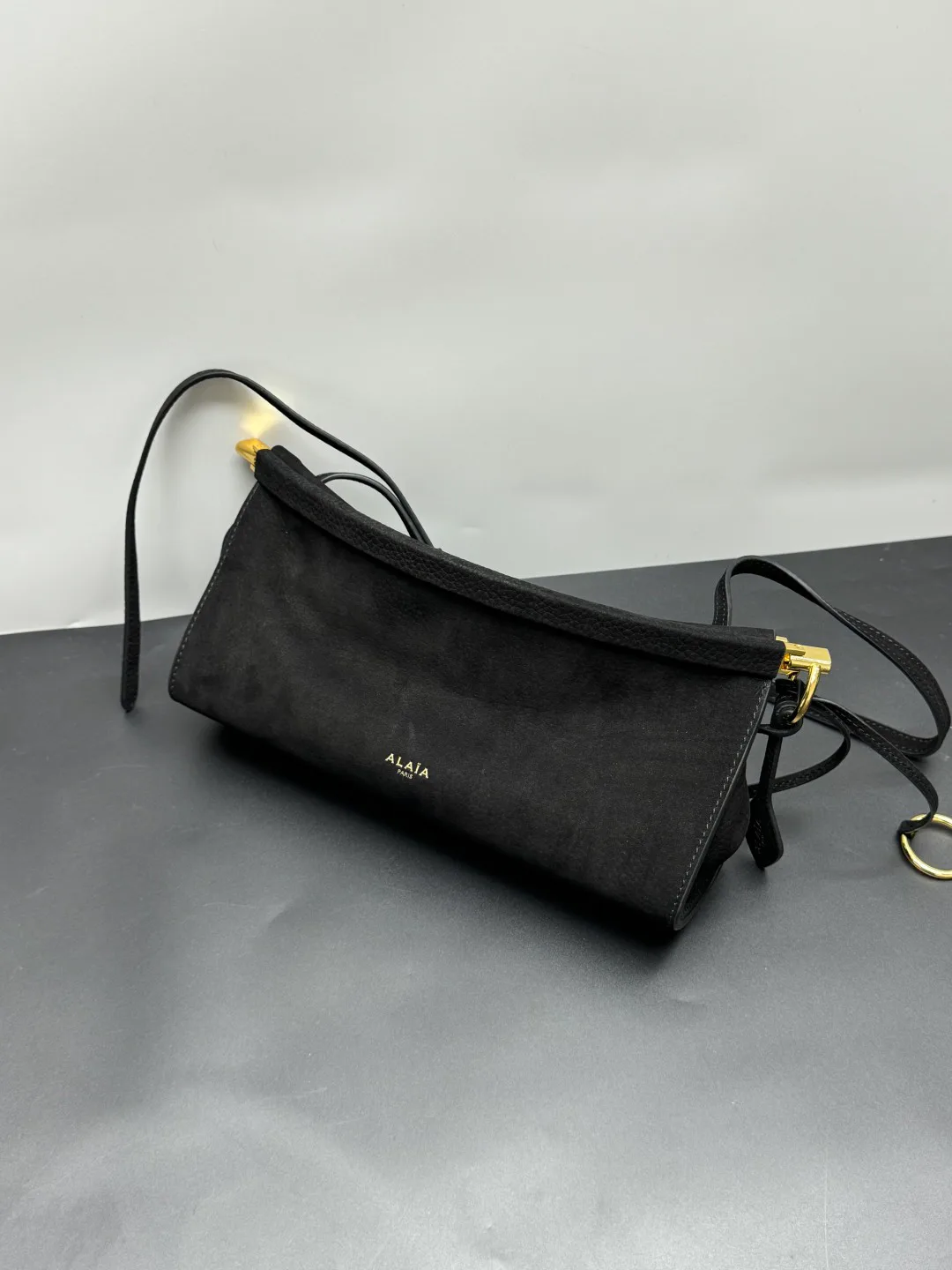Сумки На Ремне Женские Alaia 11667399
