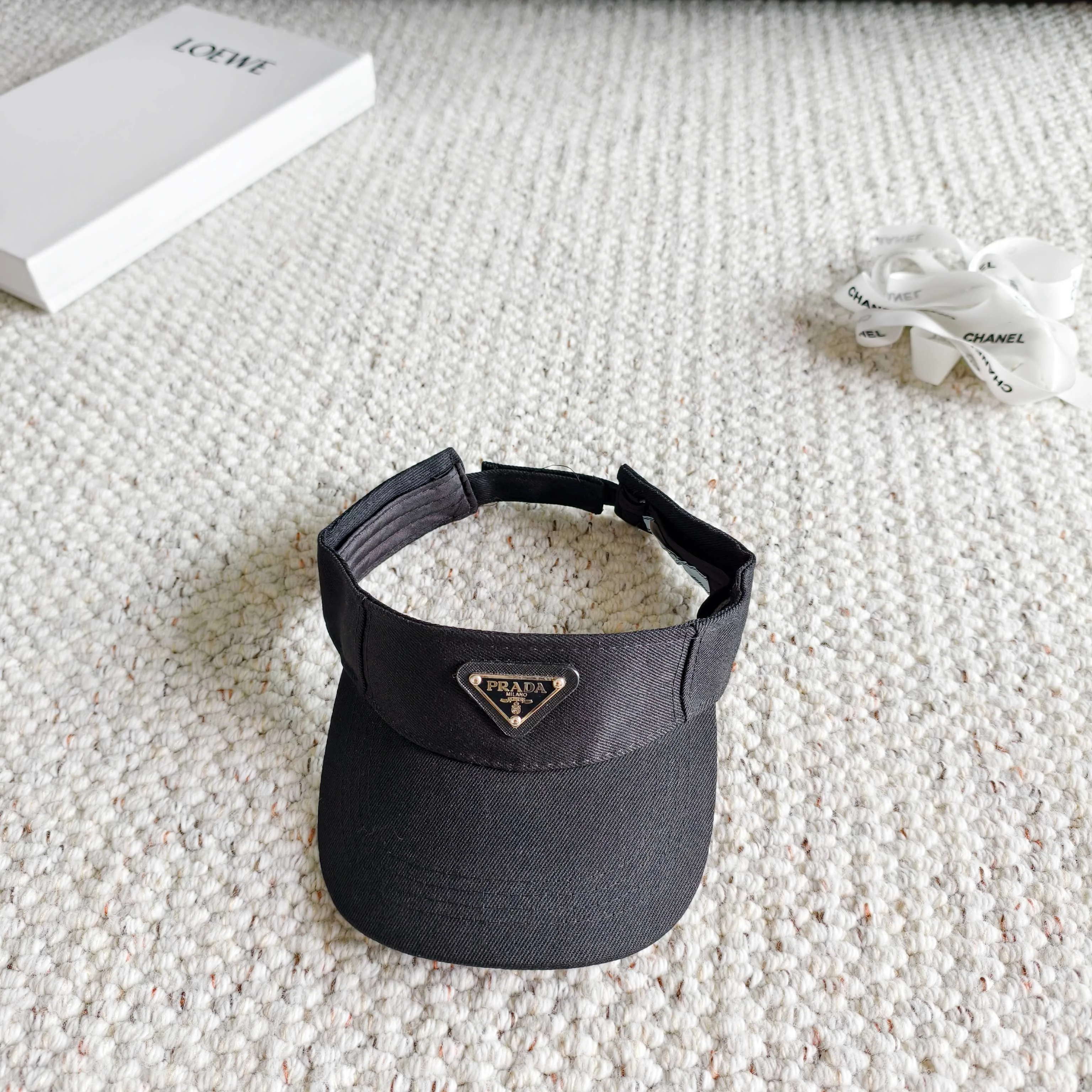 Головные Уборы Prada 17498305