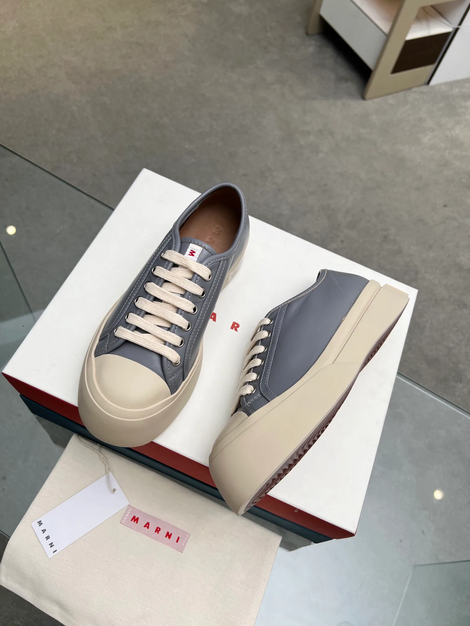 Кроссовки Женские Marni 18039750